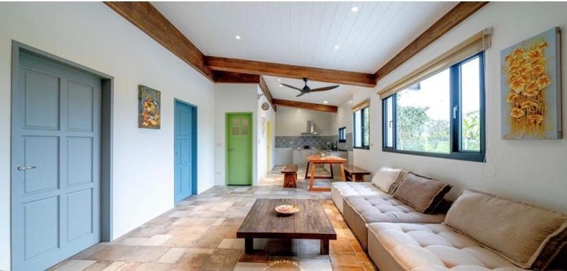 Three-Bedroom Villa photo 2