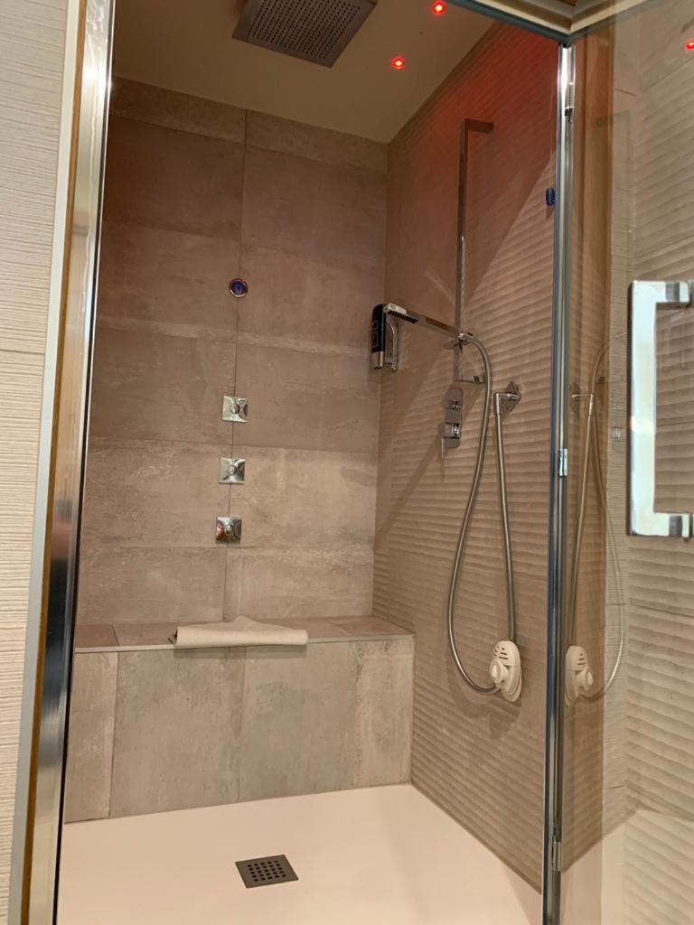 Suite Superior con bagno turco e vasca idromassaggio - Photo 10