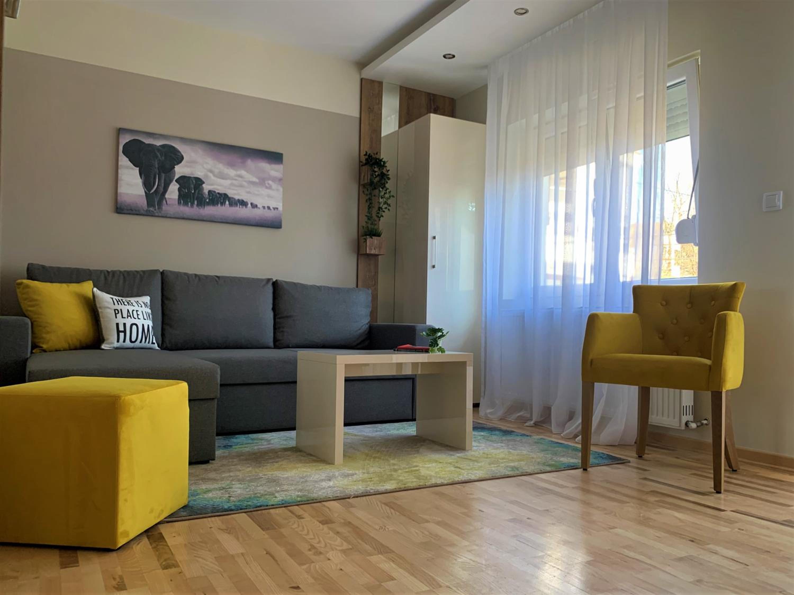 One-Bedroom Apartment