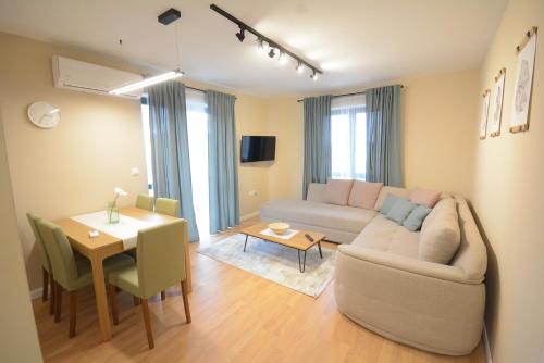 One-Bedroom Apartment photo 3