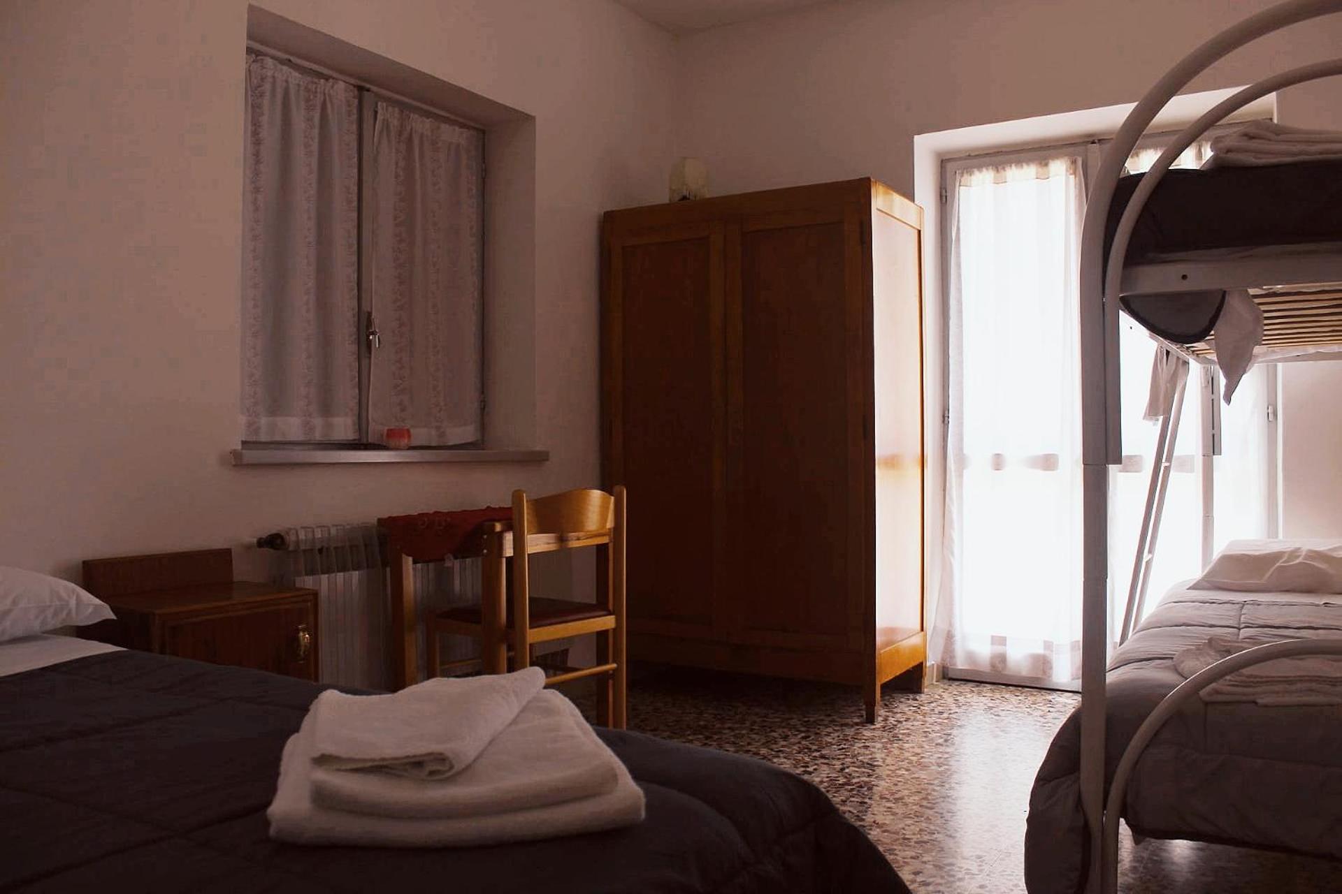 Basic Triple Room photo 3