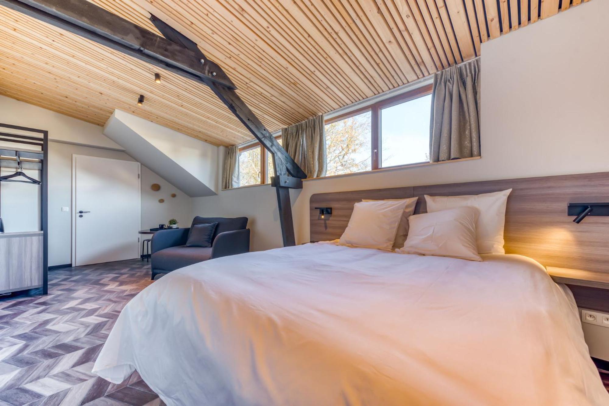 Double Room - Photo 6