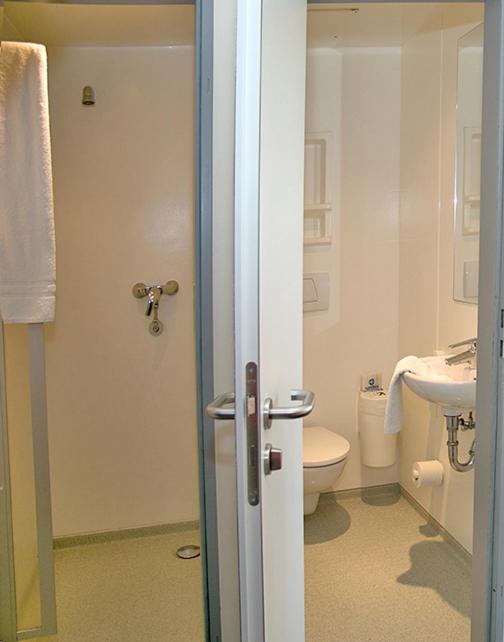 Family Room with Private Bathroom photo 3