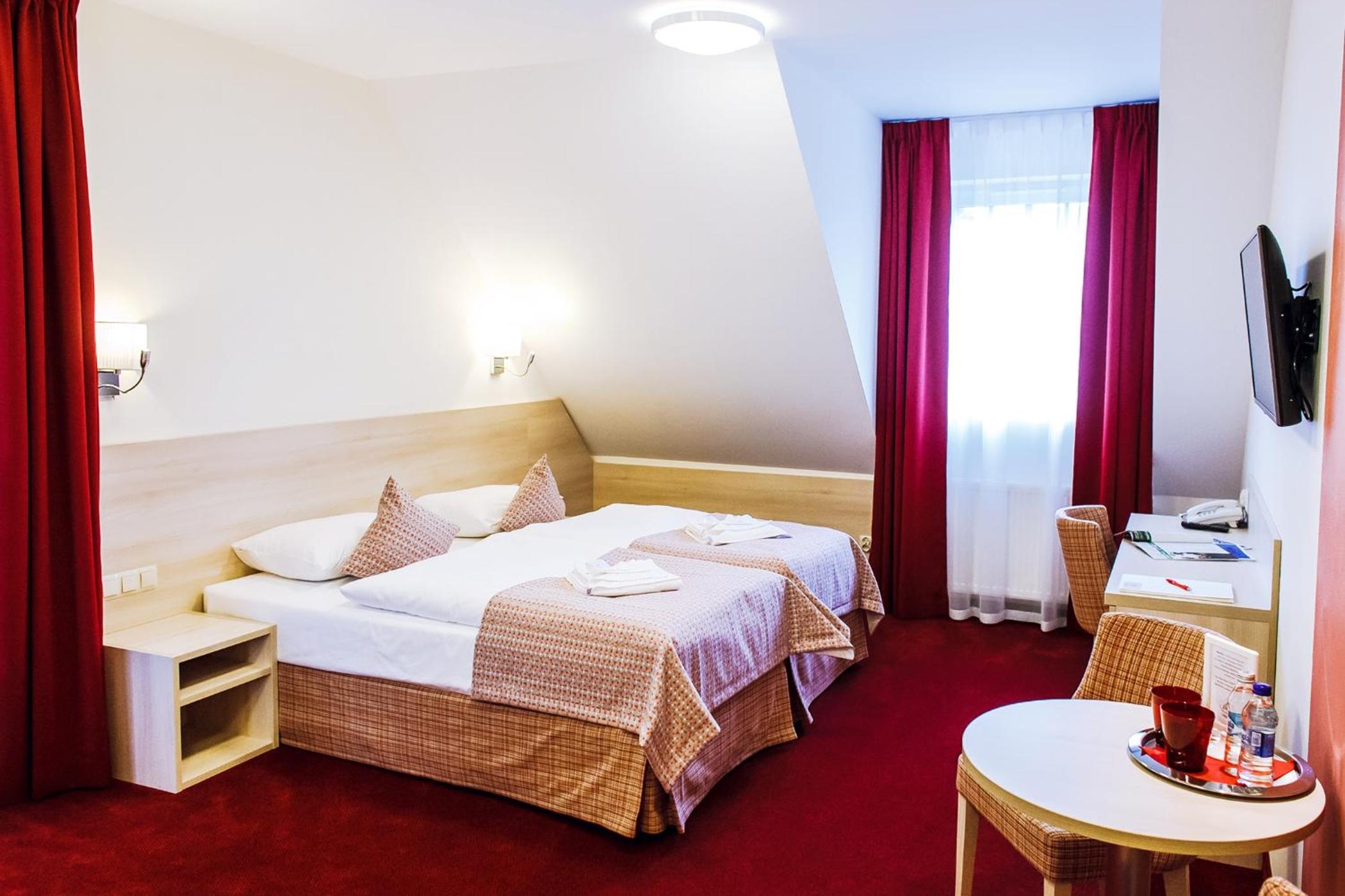 Standard Double or Twin Room with Extra Bed photo 1