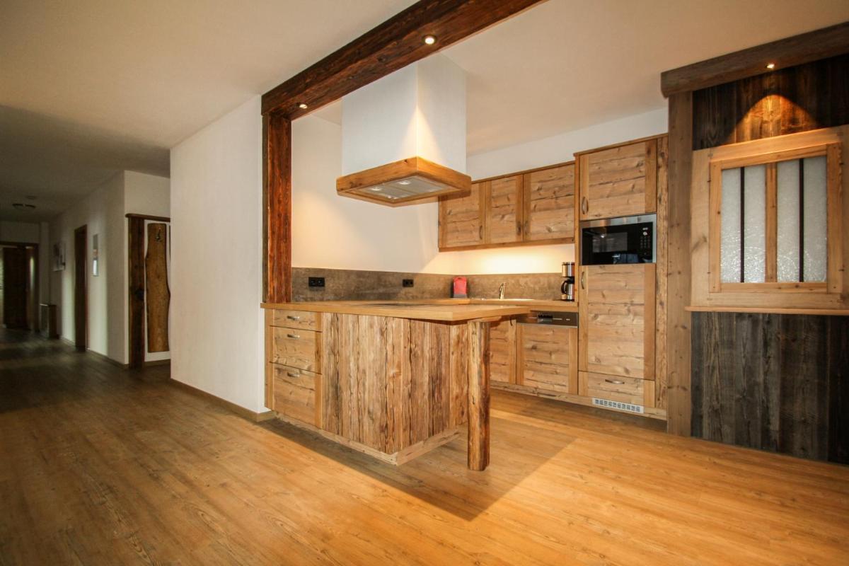 Apartment with Mountain View photo 3