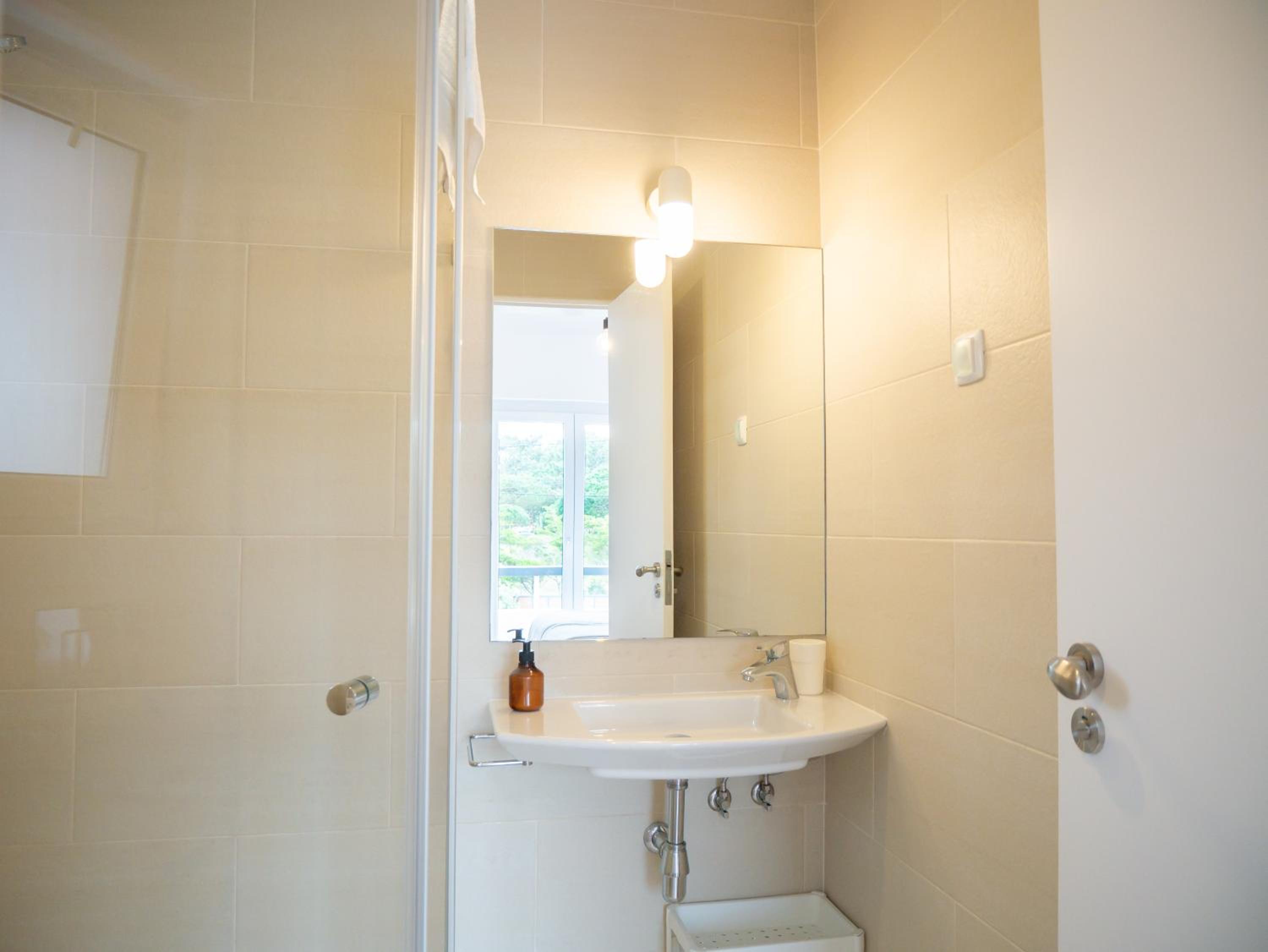 Budget Double Room photo 3