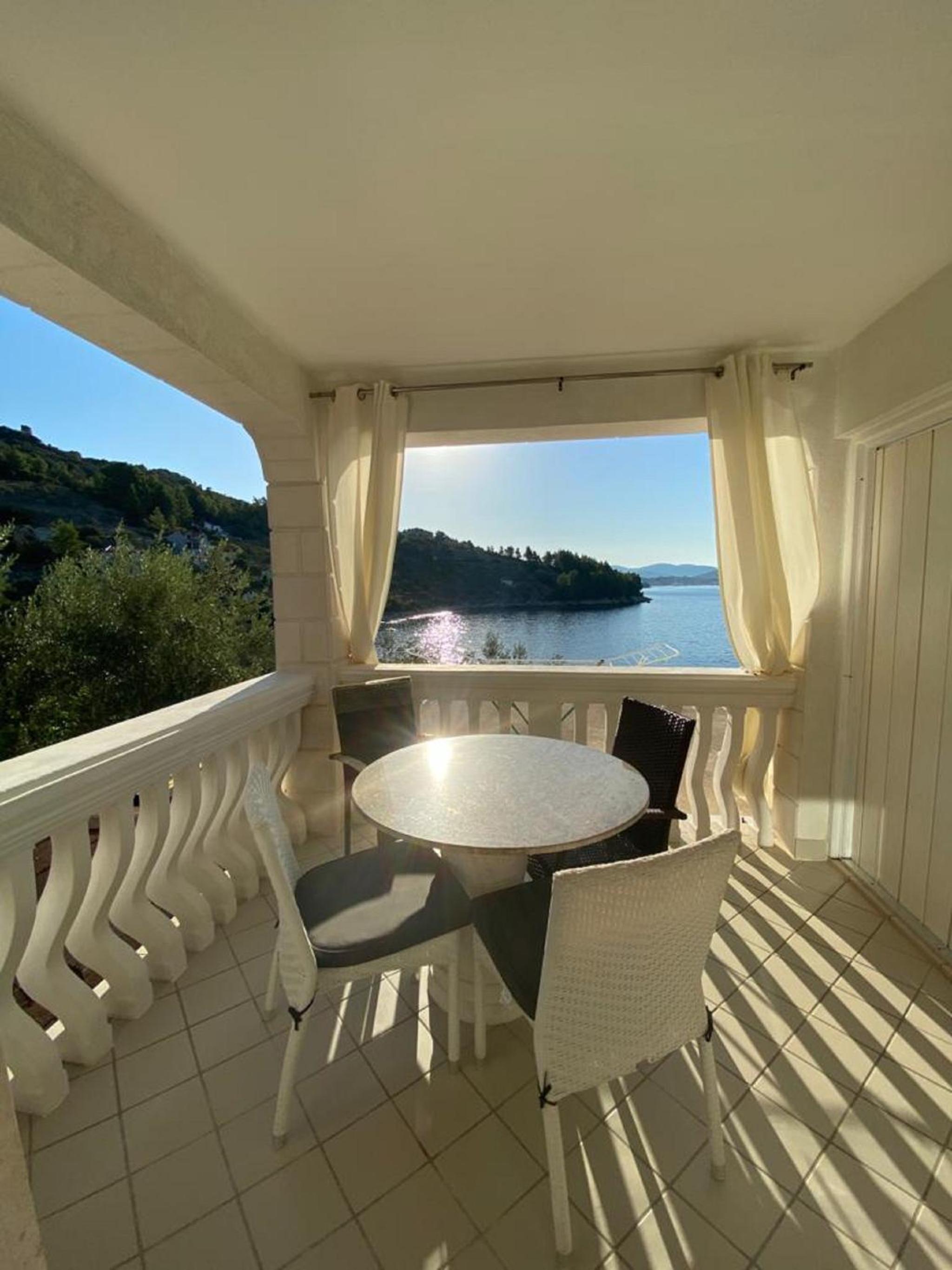One-Bedroom Apartment with Park View photo 3