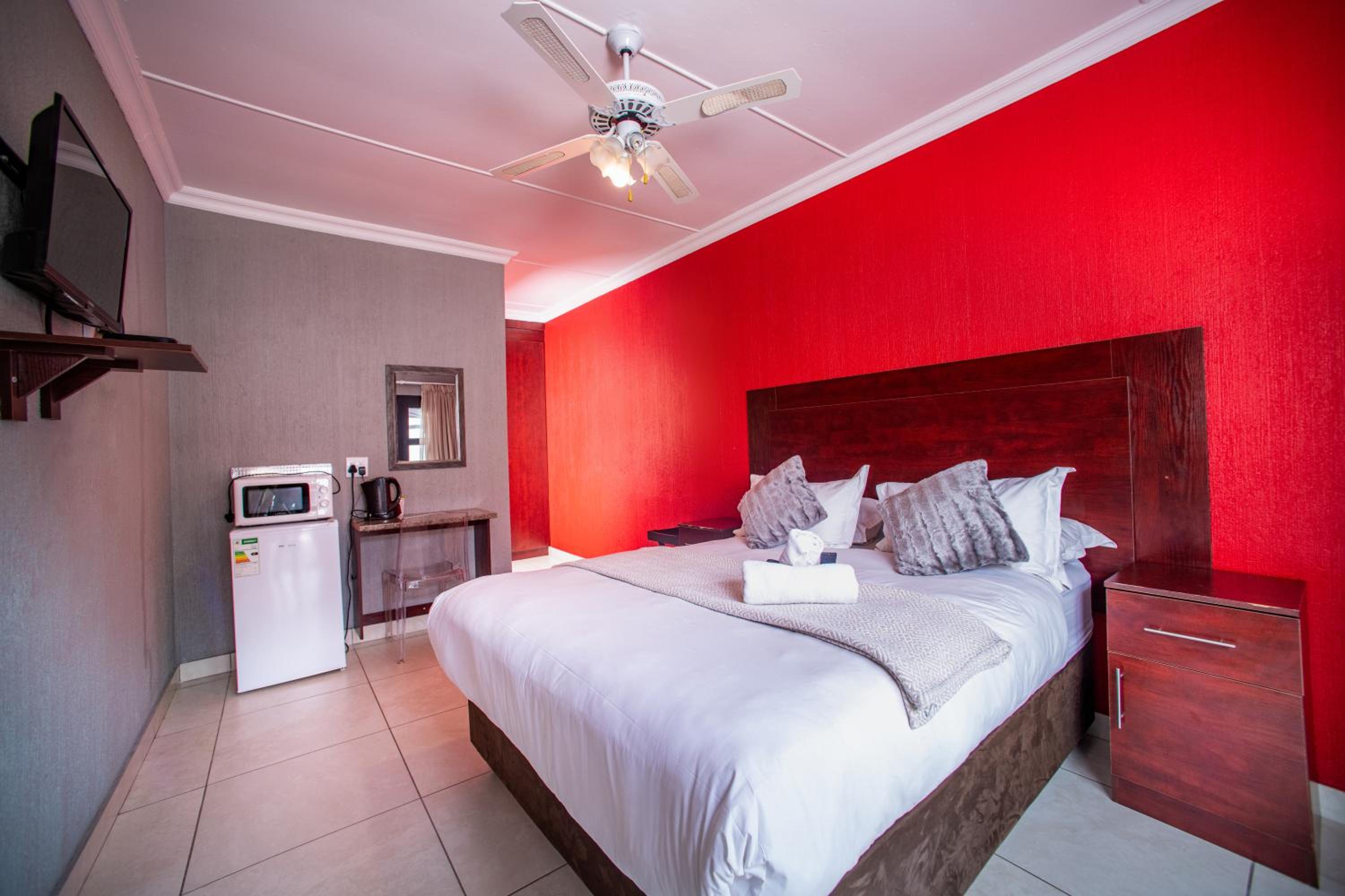 Standard Double Room - Photo 2