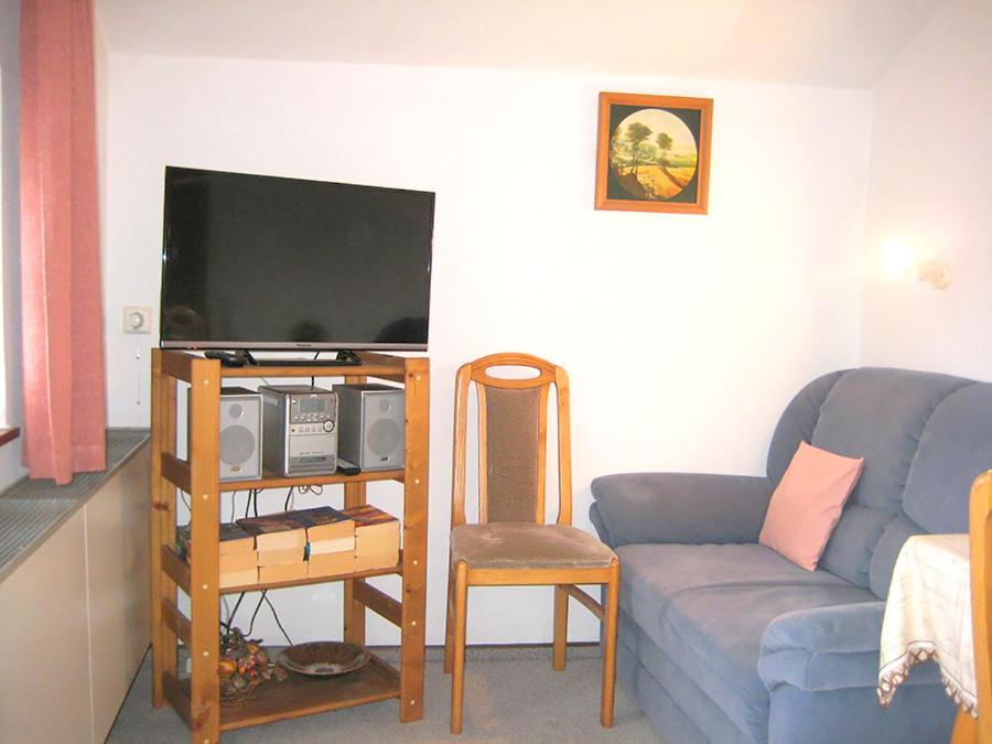 Apartment with Balcony photo 3