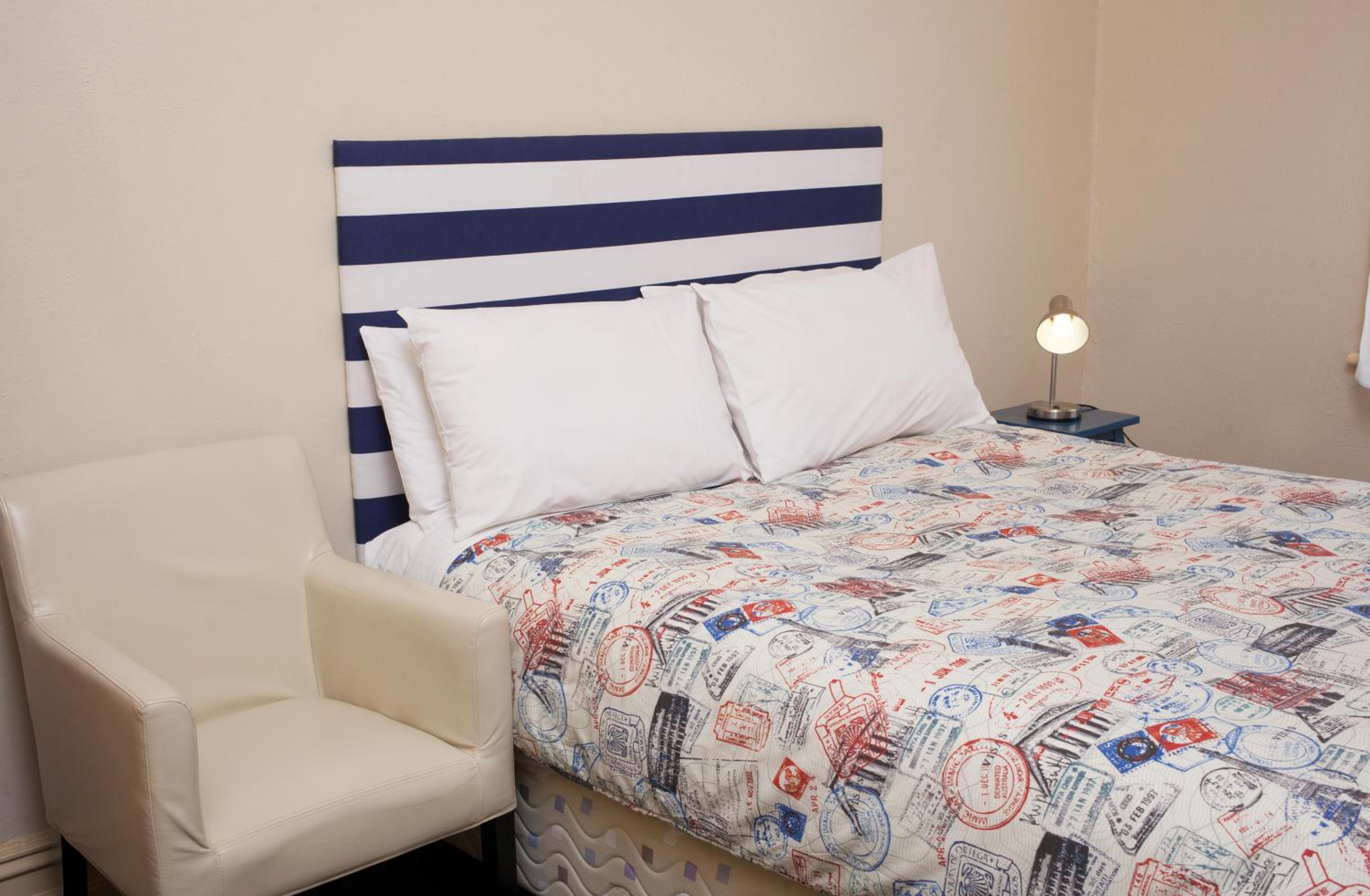 Queen Room photo 1