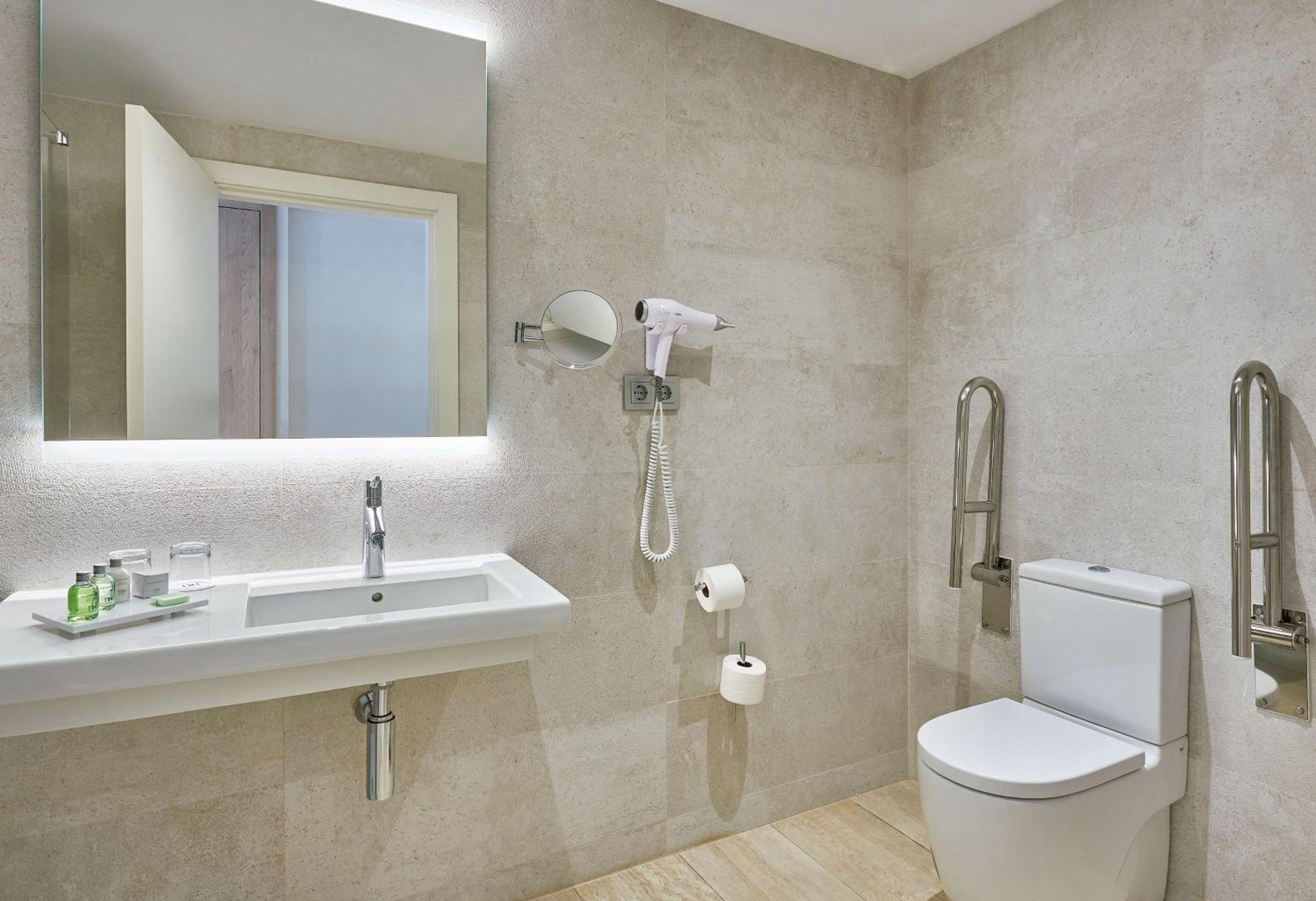 Superior Twin Room with View