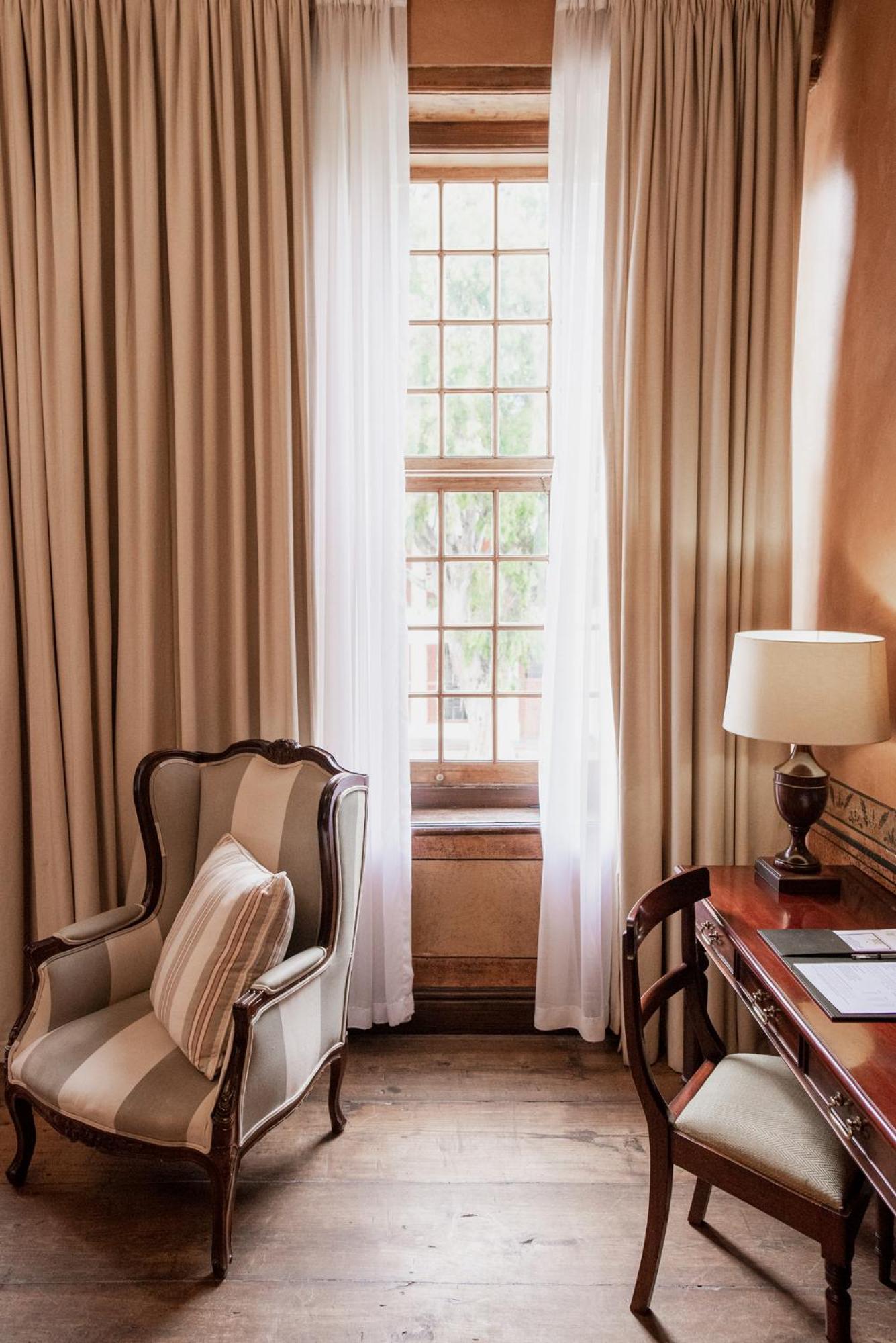 Suite - Photo 3