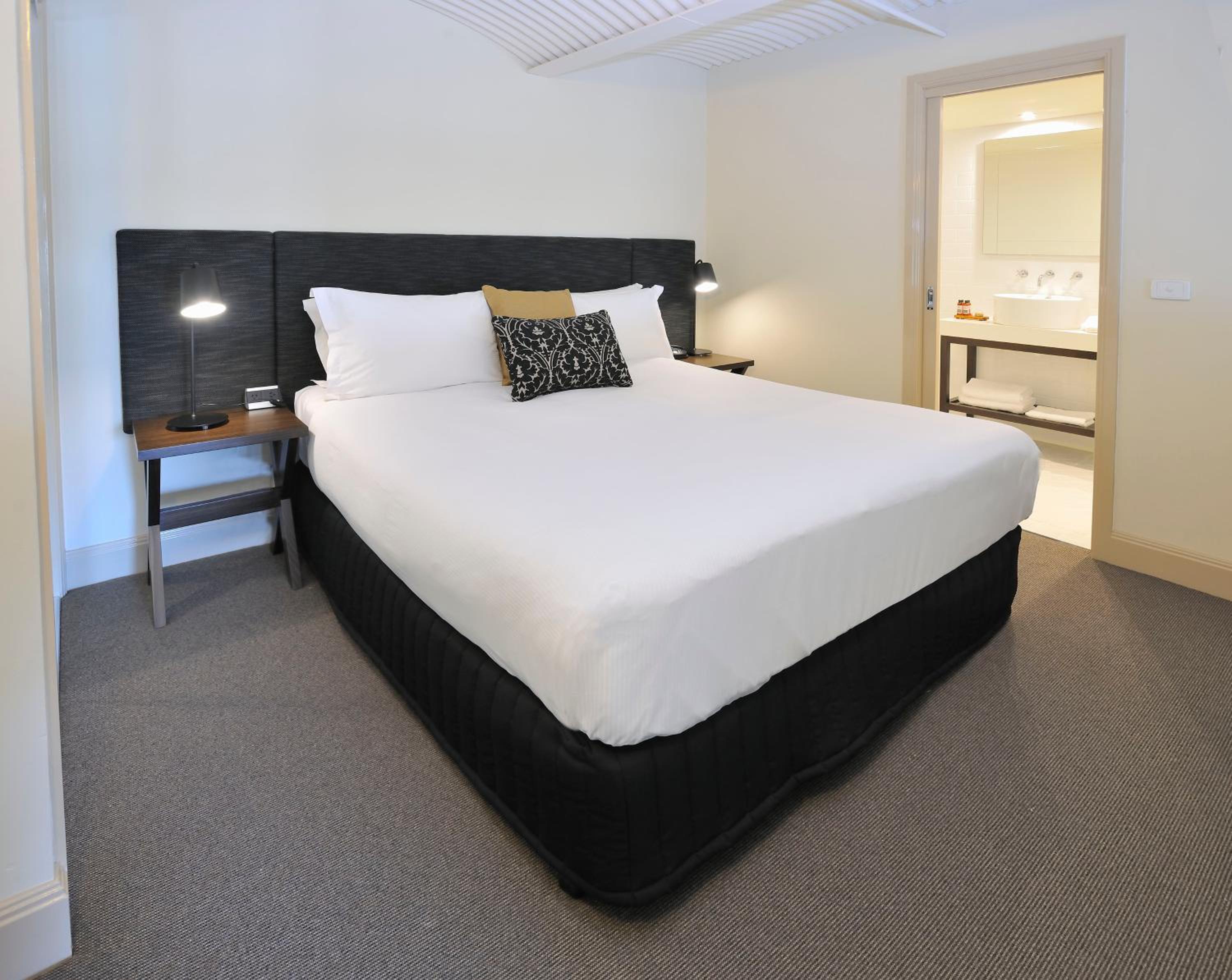 Special Offer - Executive One-Bedroom Apartment photo 1