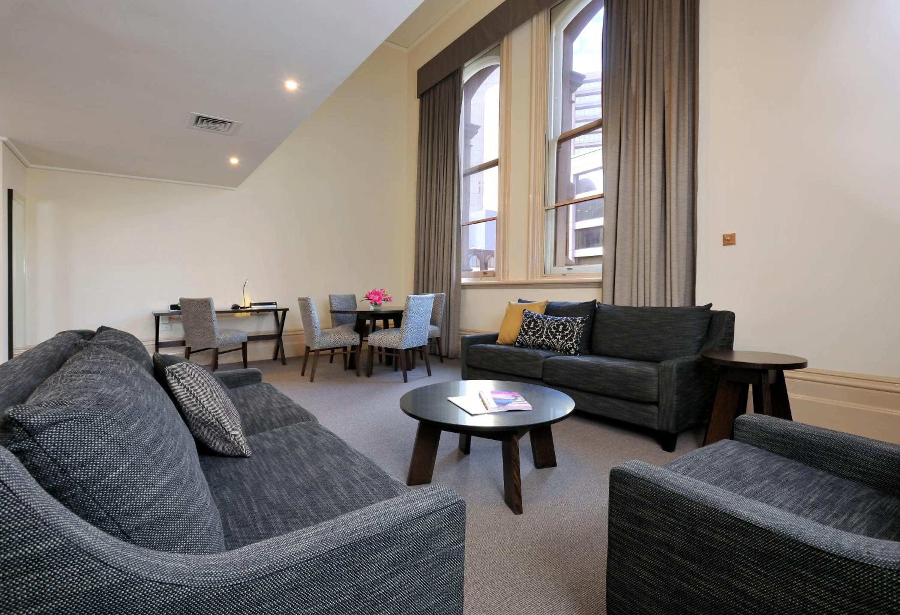 Executive Two-Bedroom Apartment photo 3