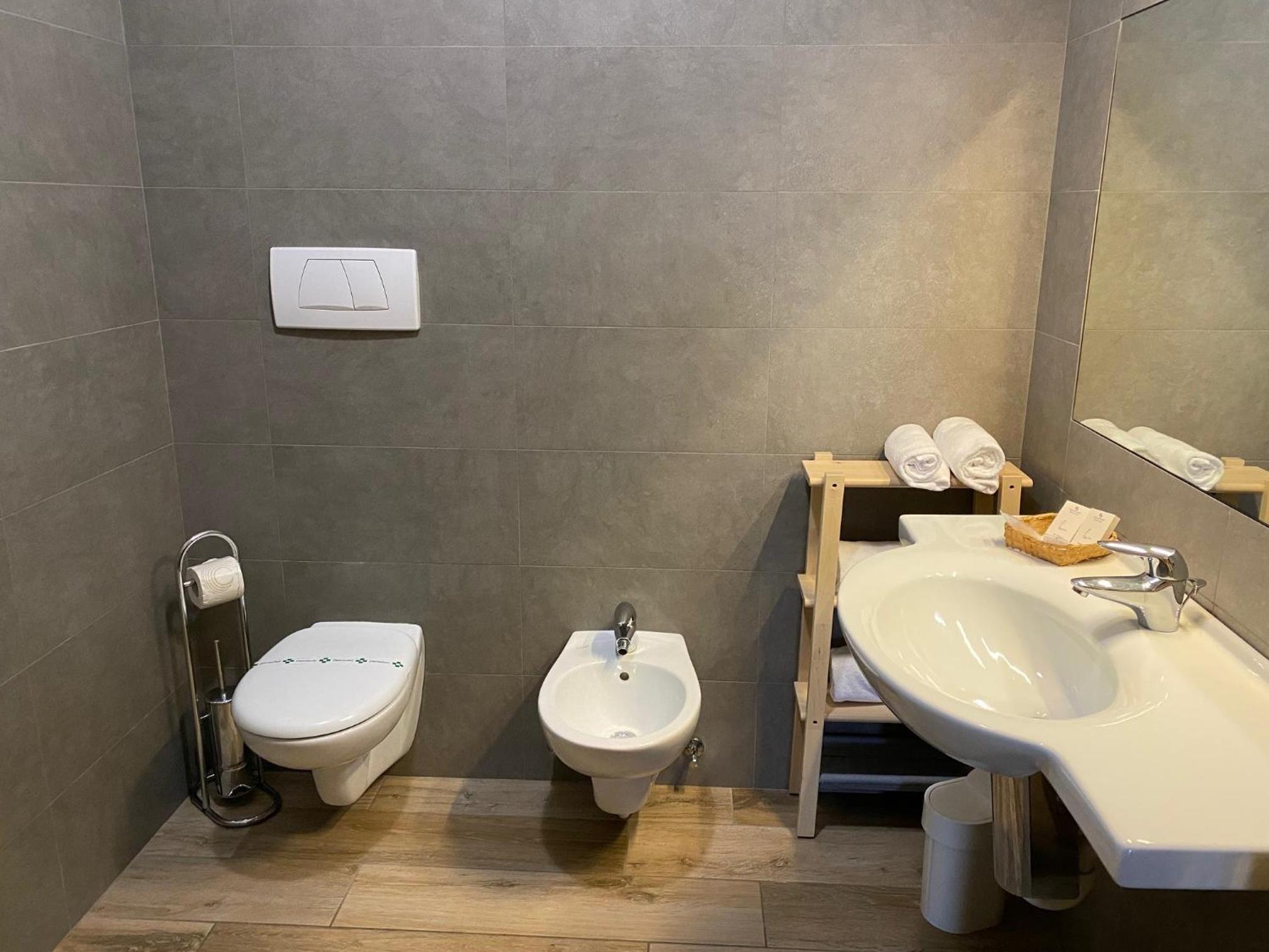 Standard One-Bedroom Apartment photo 3