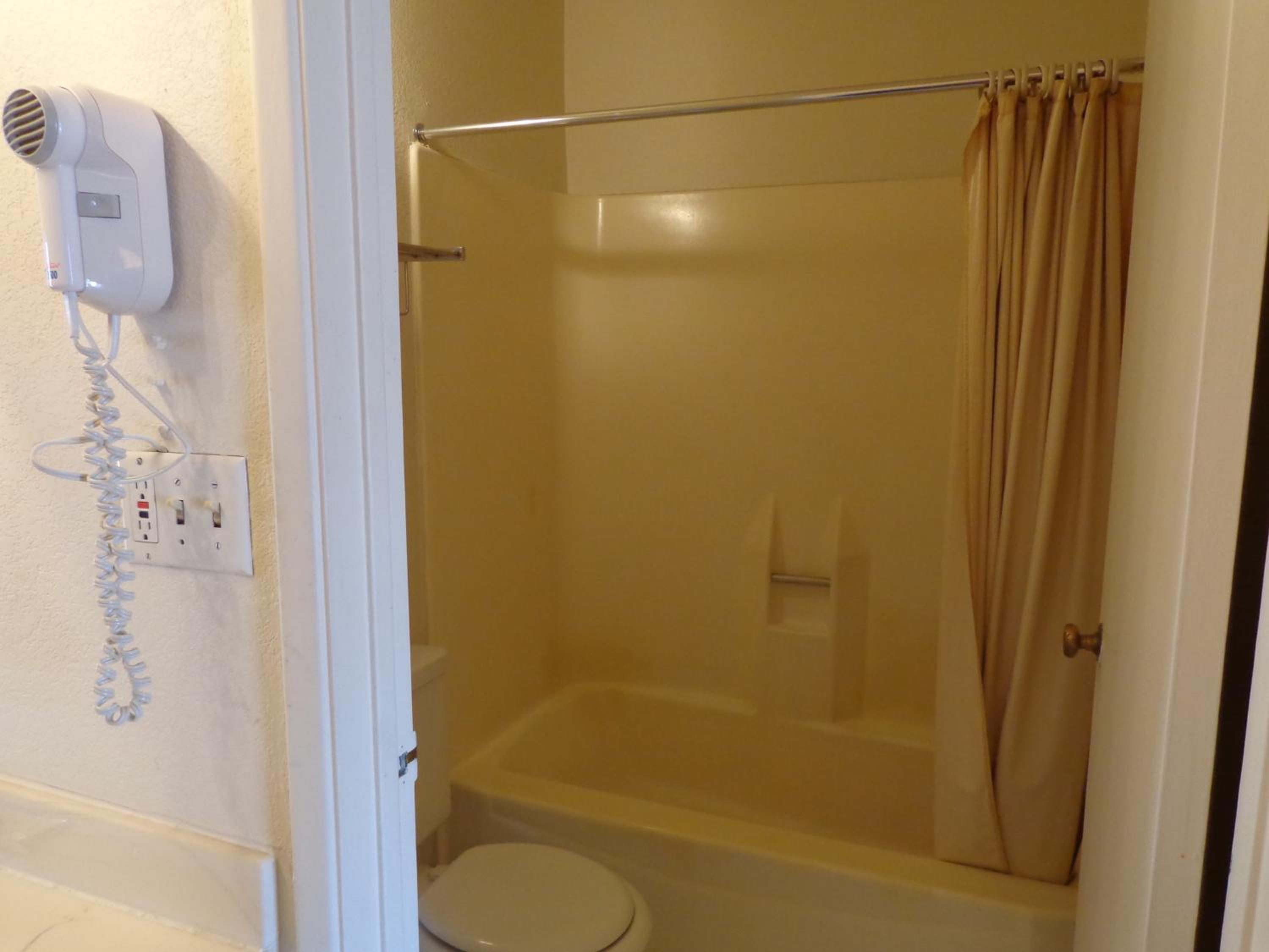 Double Room with Two Double Beds photo 2