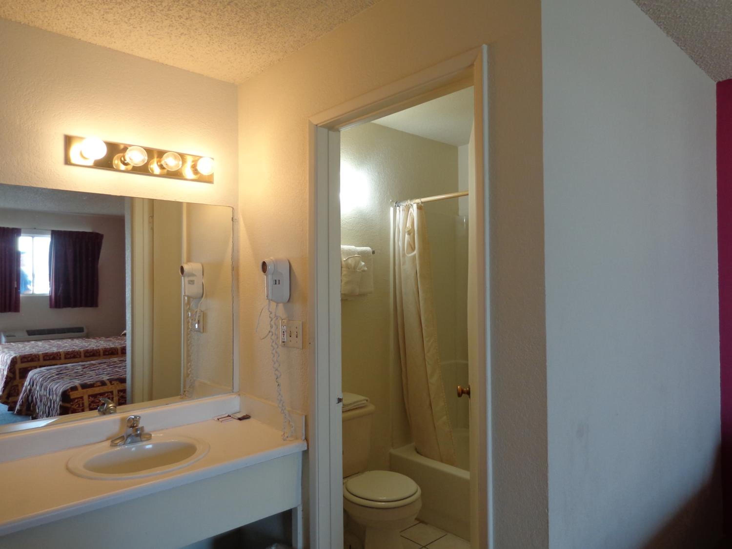 Double Room with Two Double Beds photo 3