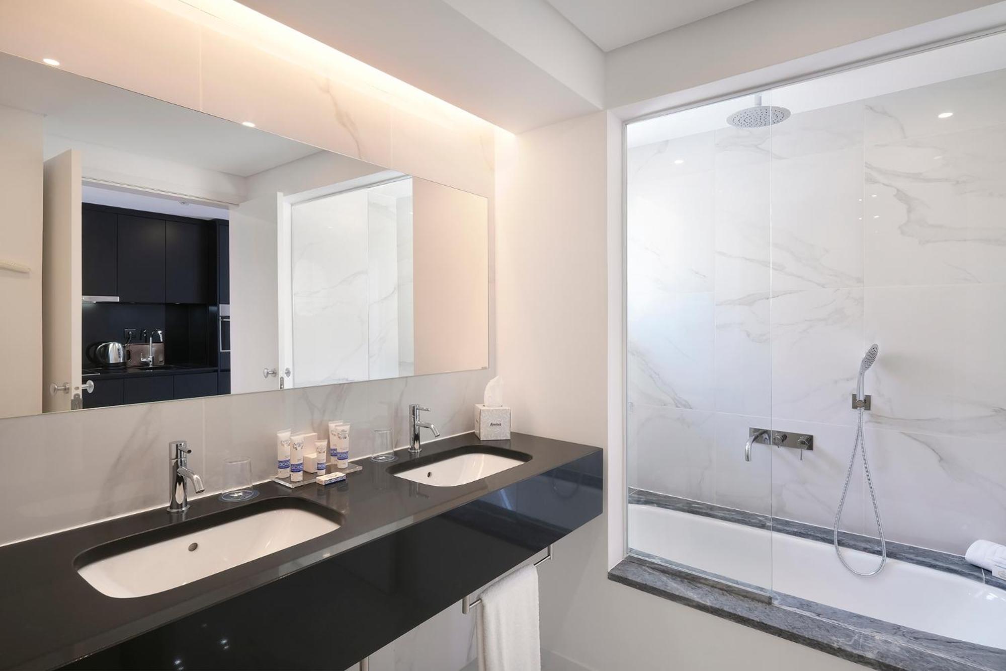 Studio Apartment thumbnail 6