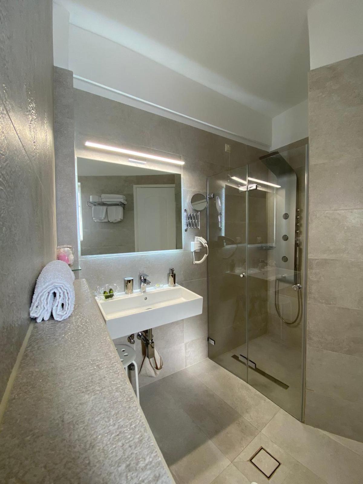 Double Room with Balcony and Sea View