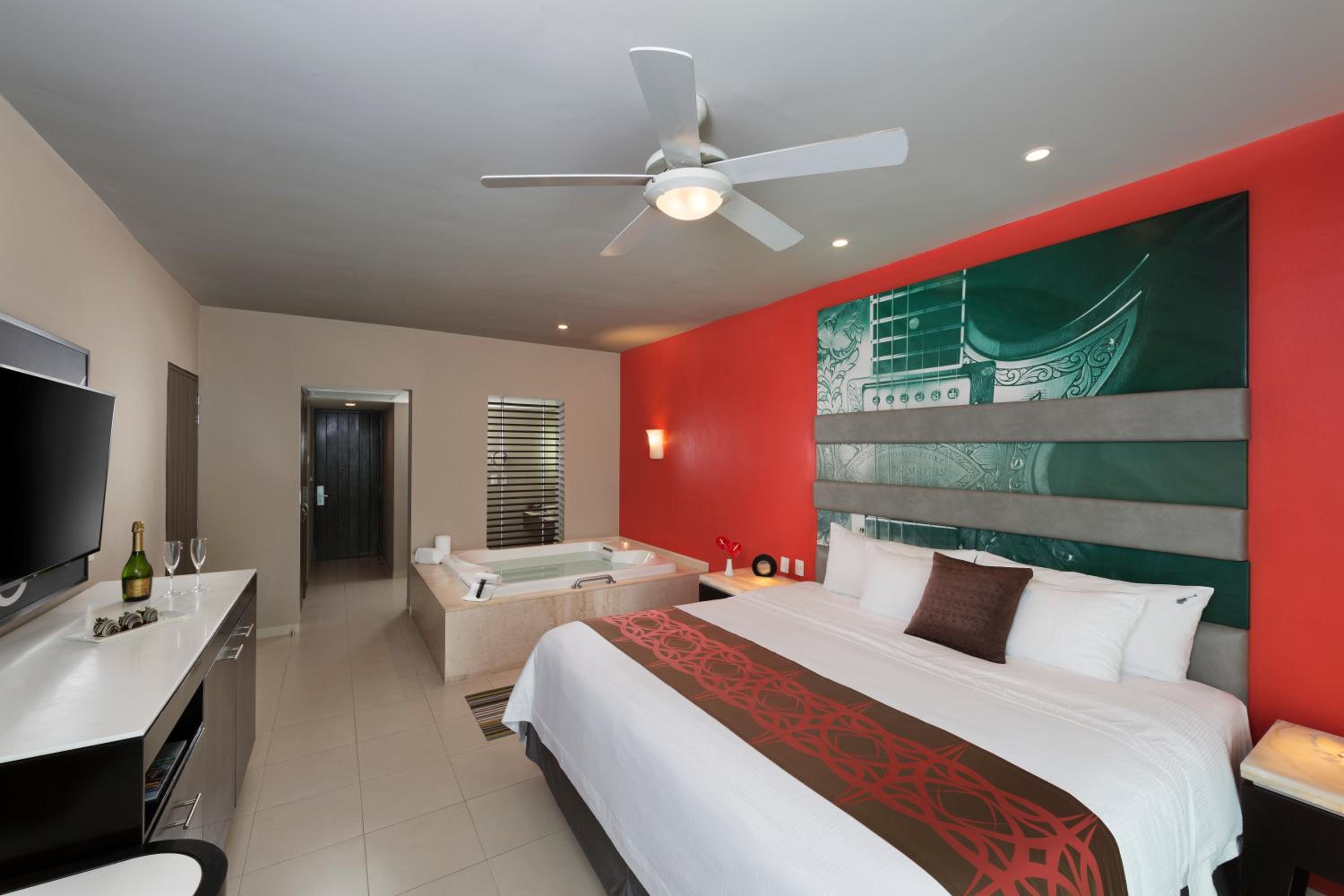 Deluxe King Room