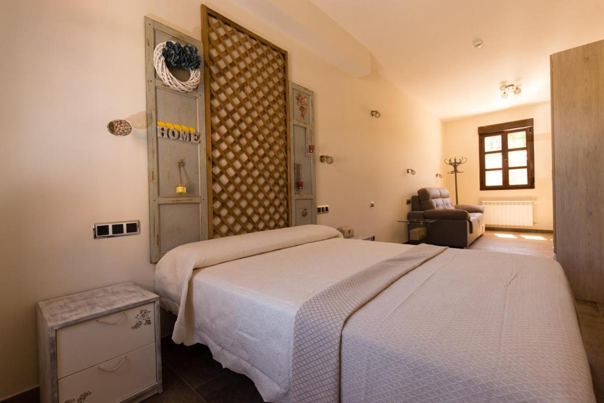 Queen Room - Disability Access - Photo 1