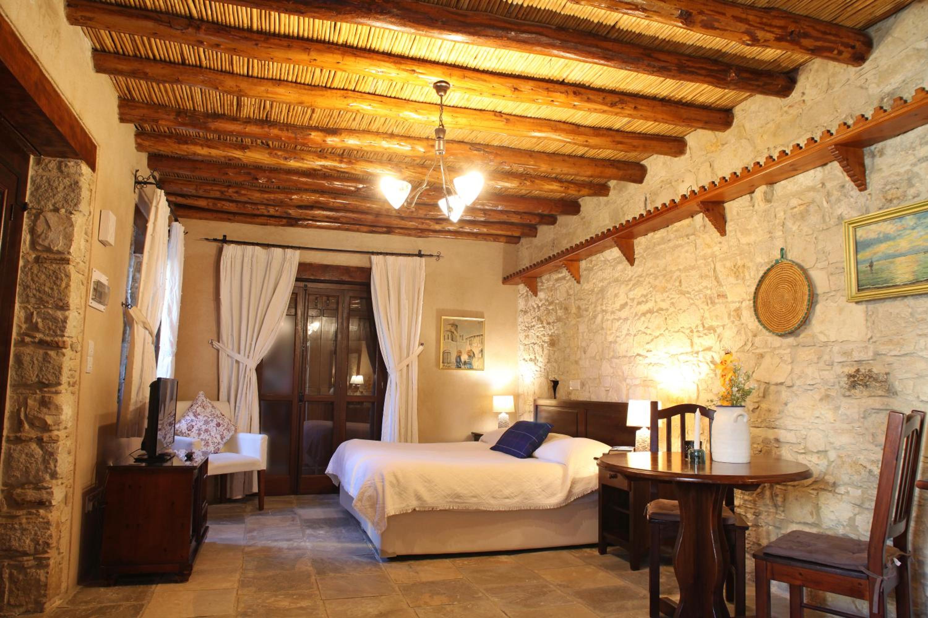 Standard Double or Twin Room - Photo 5