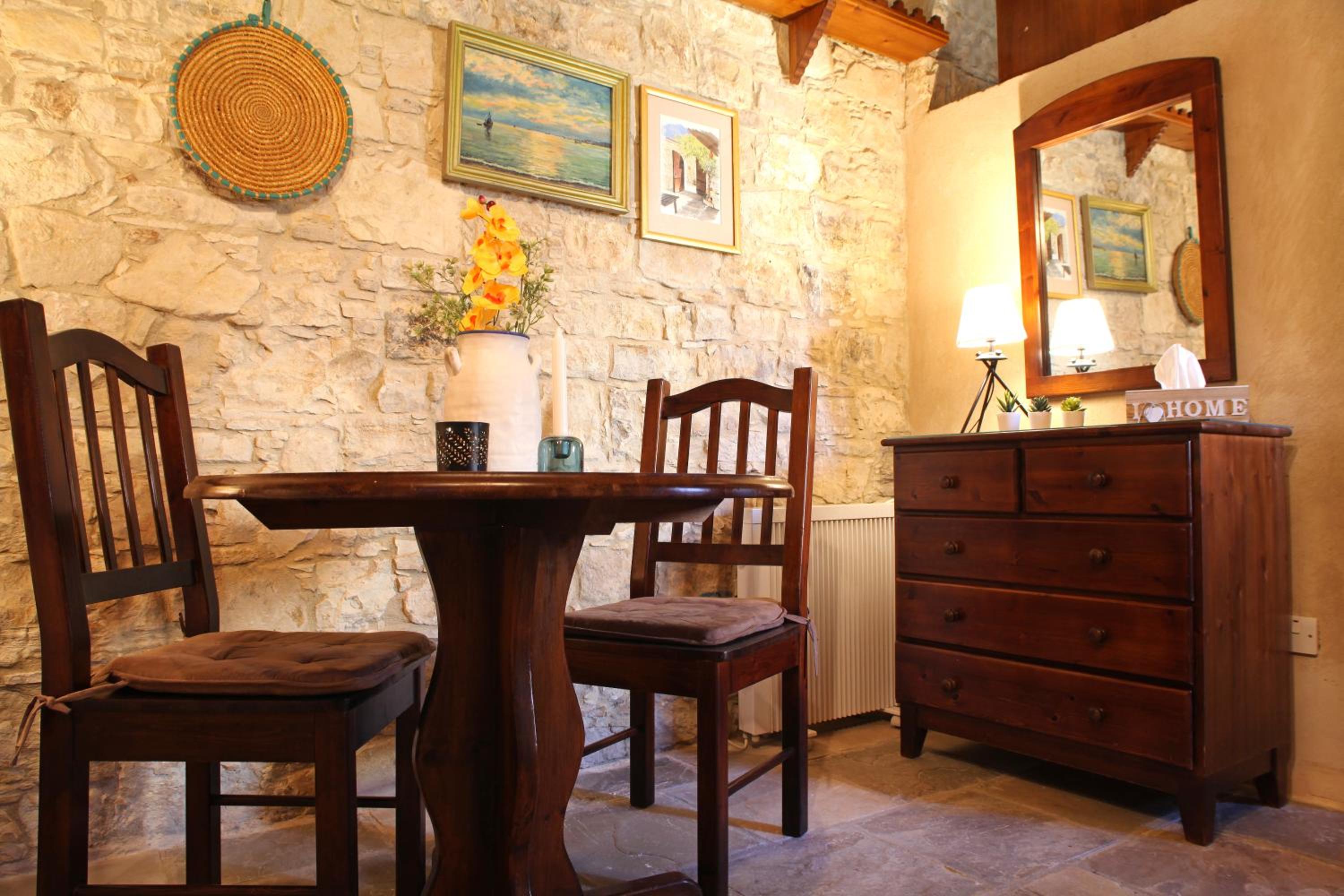Standard Double or Twin Room - Photo 14
