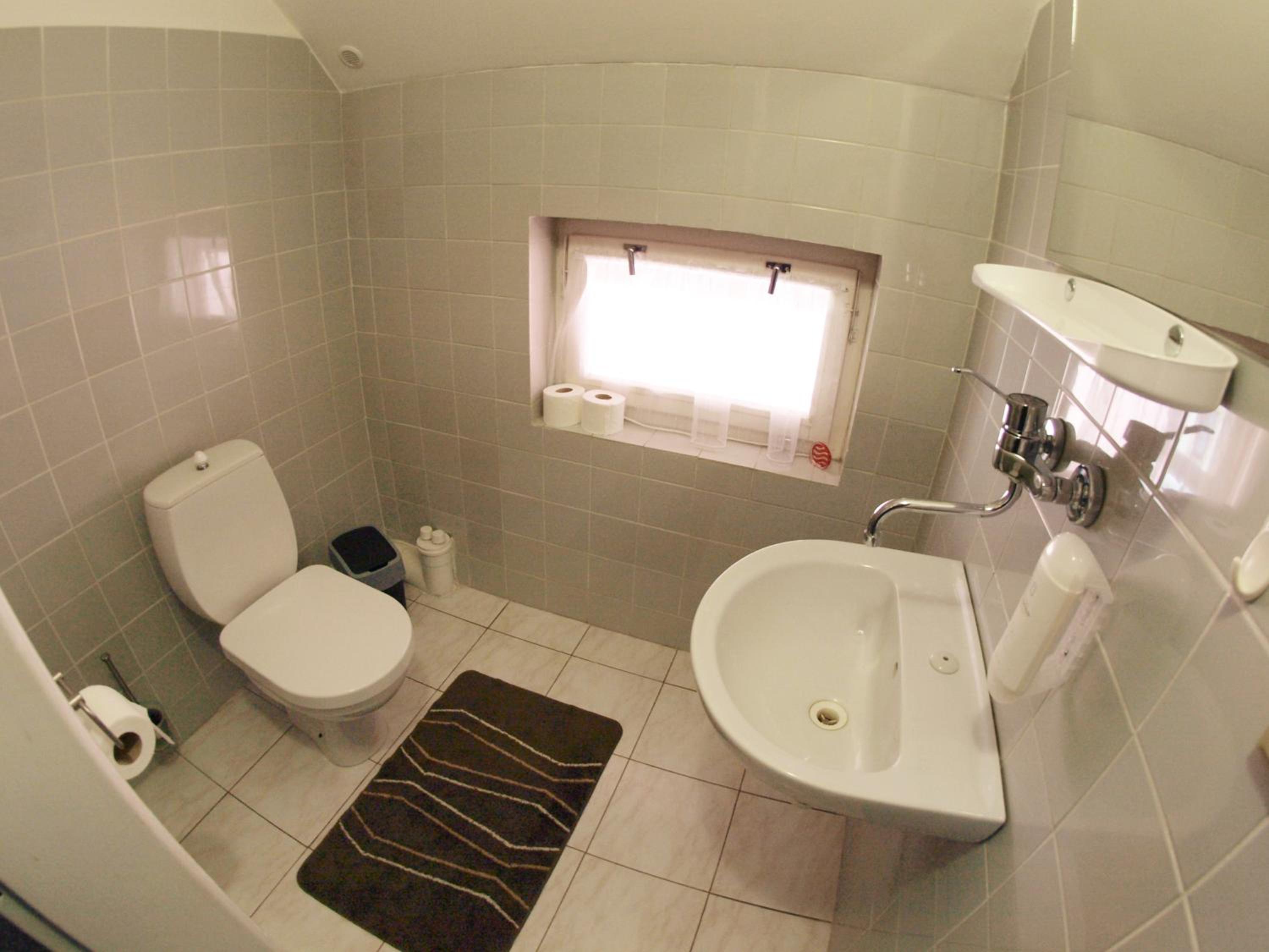 Twin Room with Shower photo 2