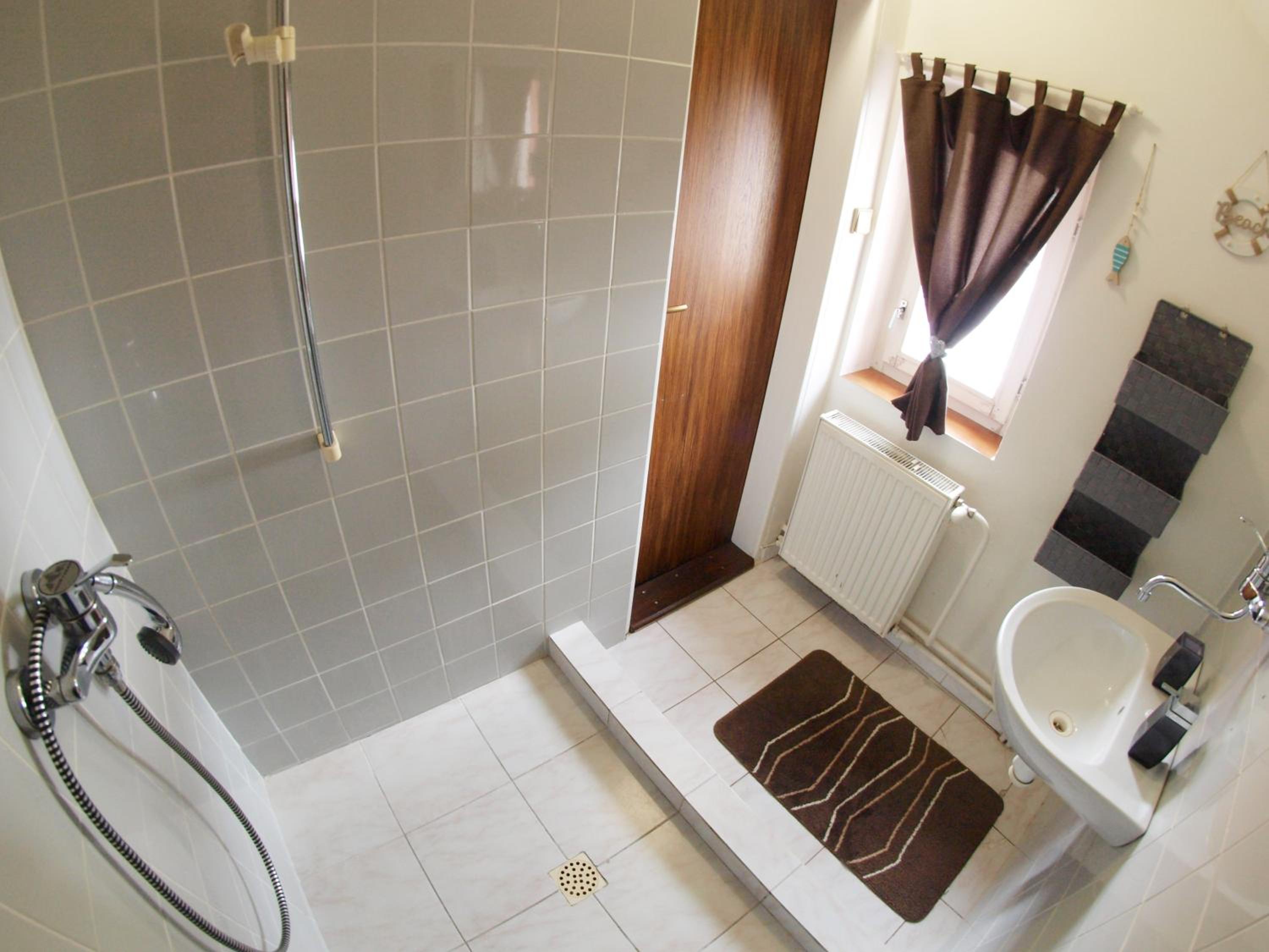 Twin Room with Shower photo 3