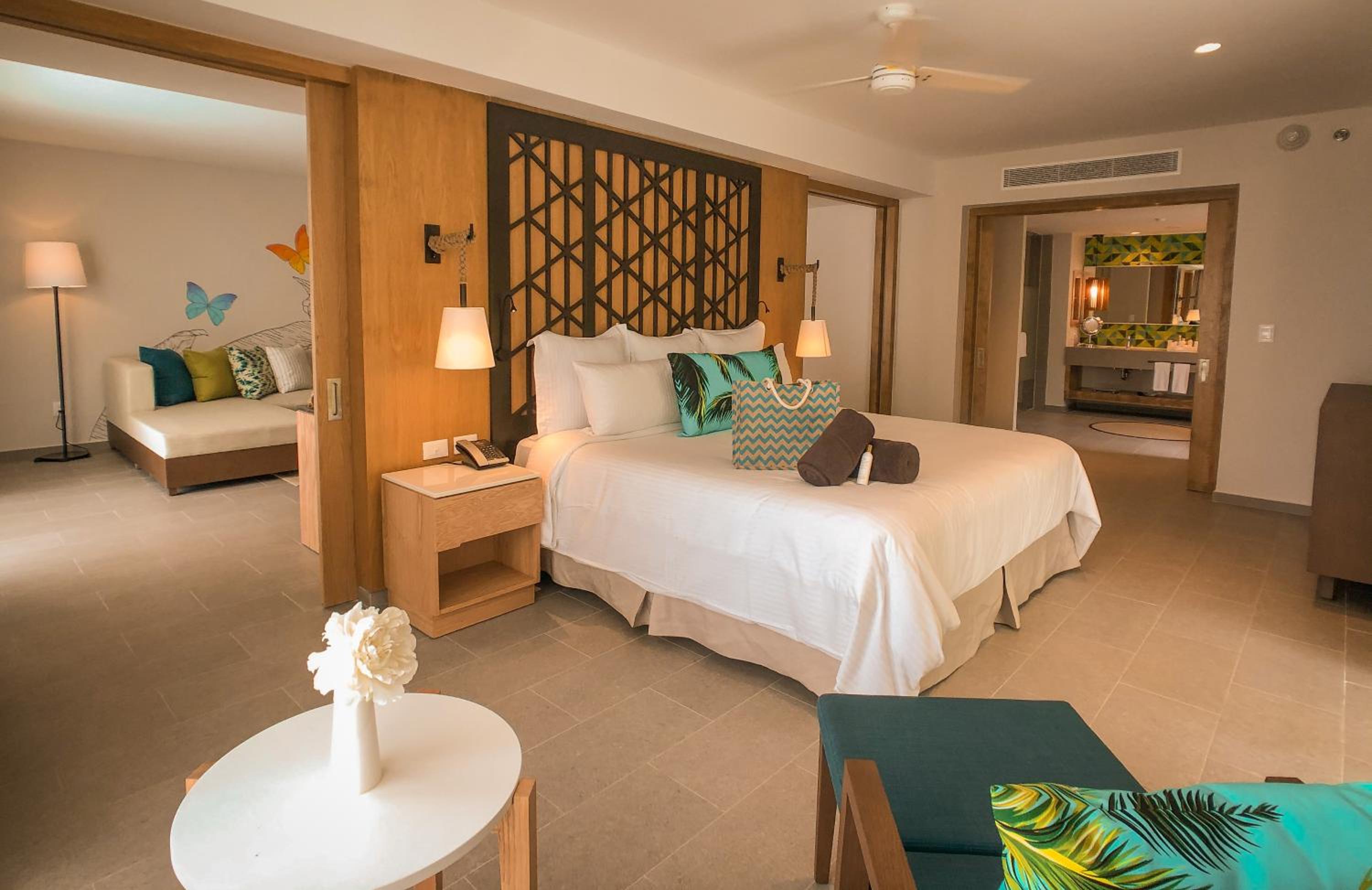 Preferred Club Governor Suite