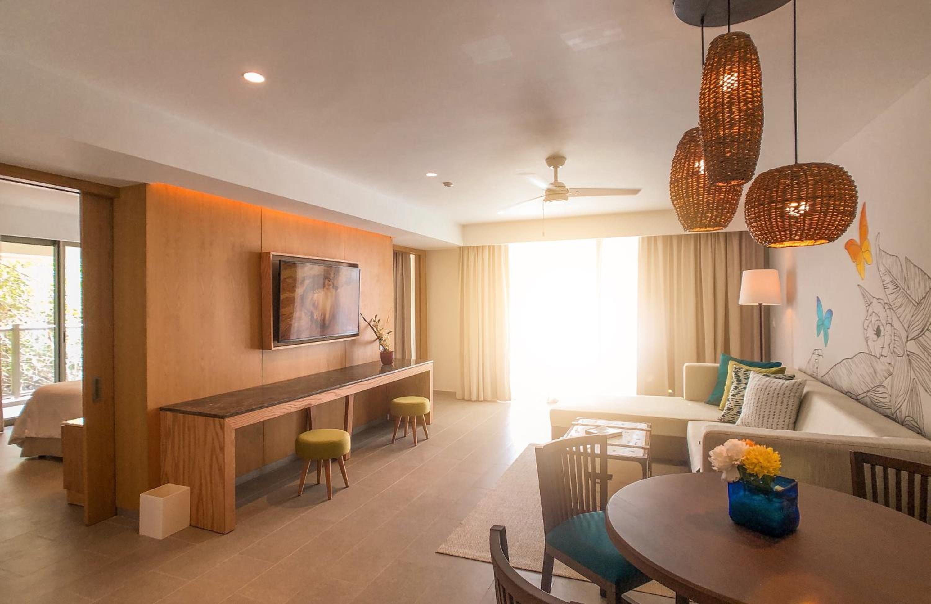 Preferred Club Governor Suite