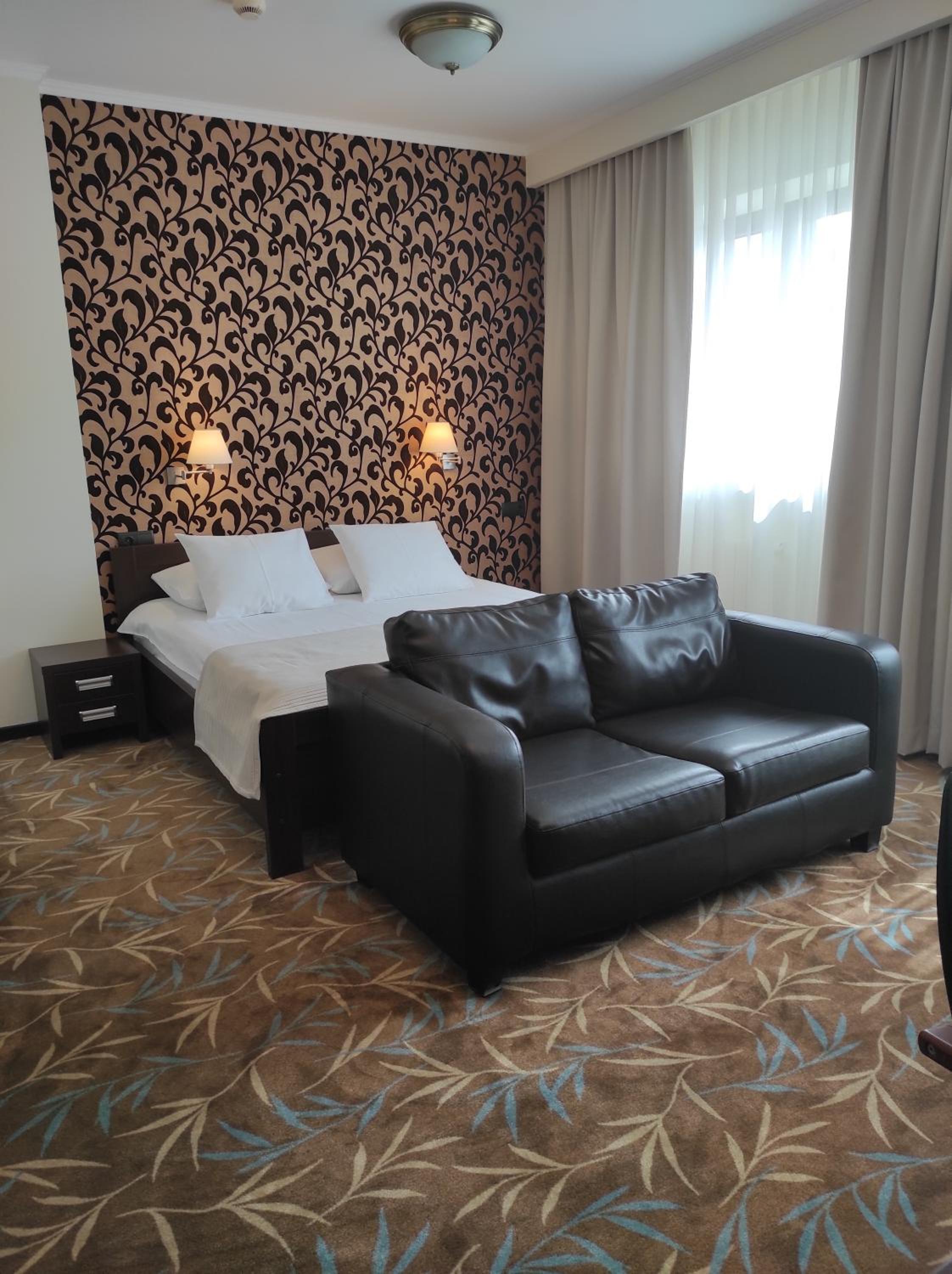 Business Double or Twin Room - Photo 10