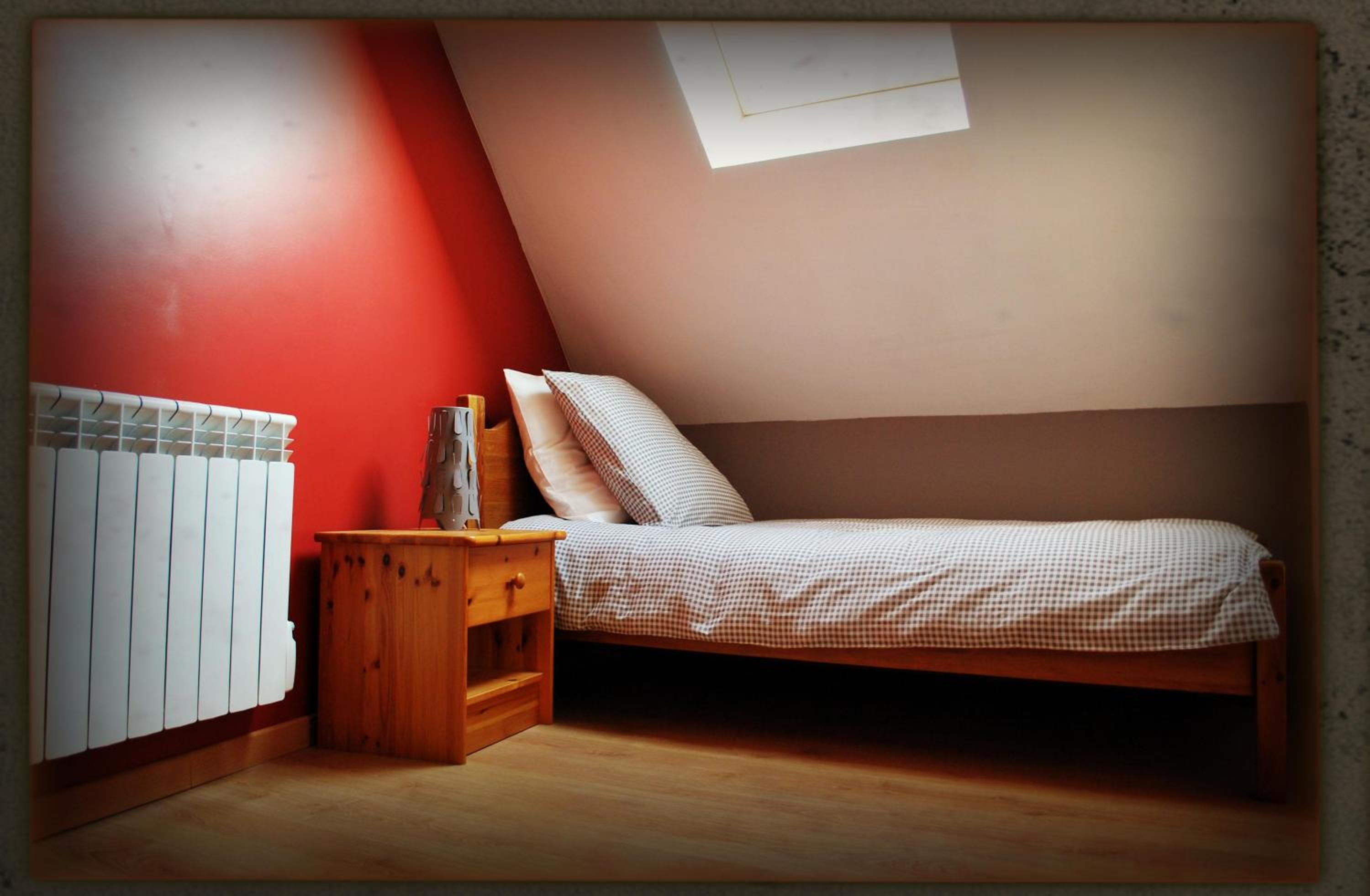 Three-Bedroom House - Photo 8