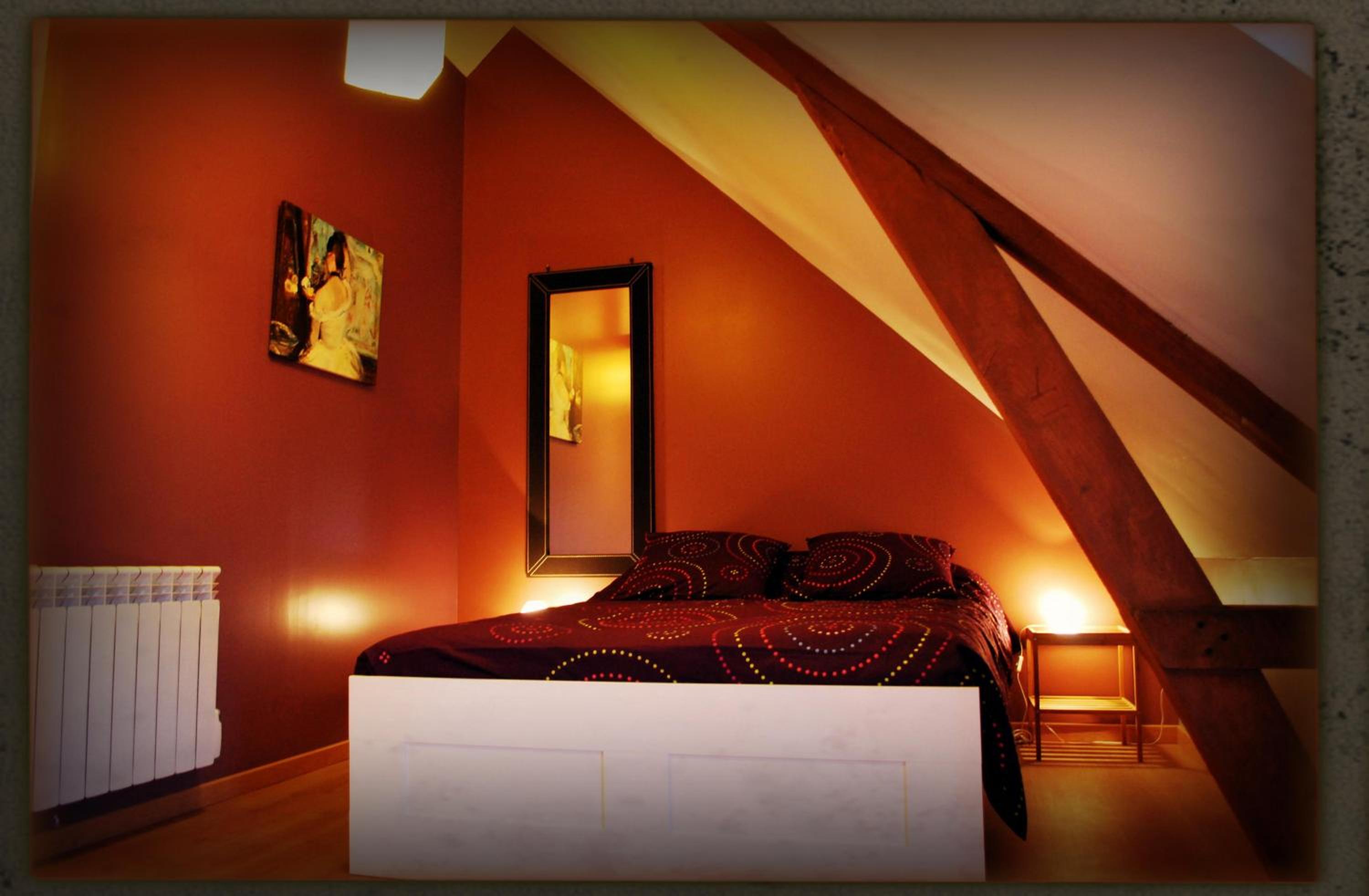 Three-Bedroom House - Photo 9