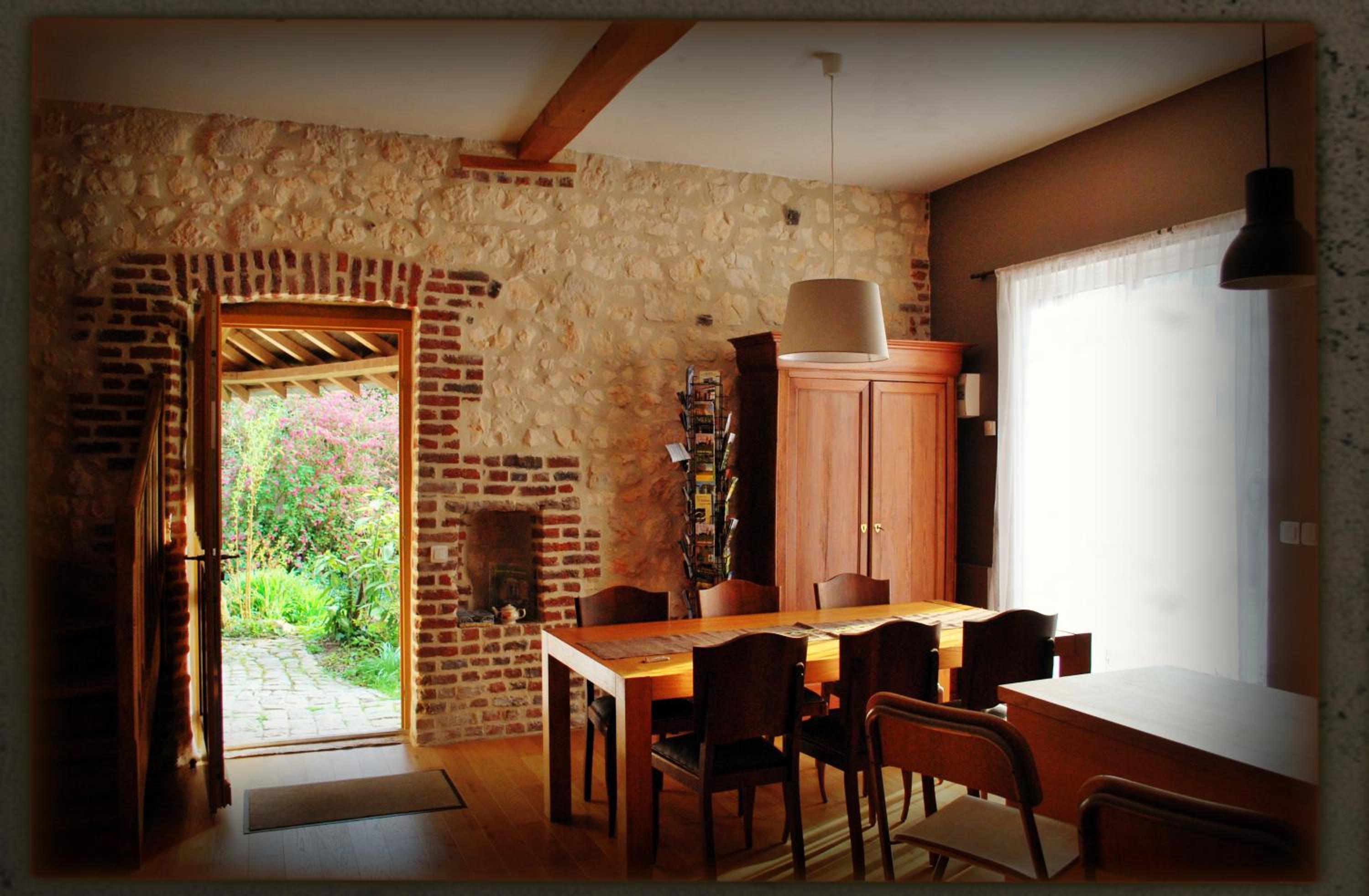 Three-Bedroom House - Photo 10