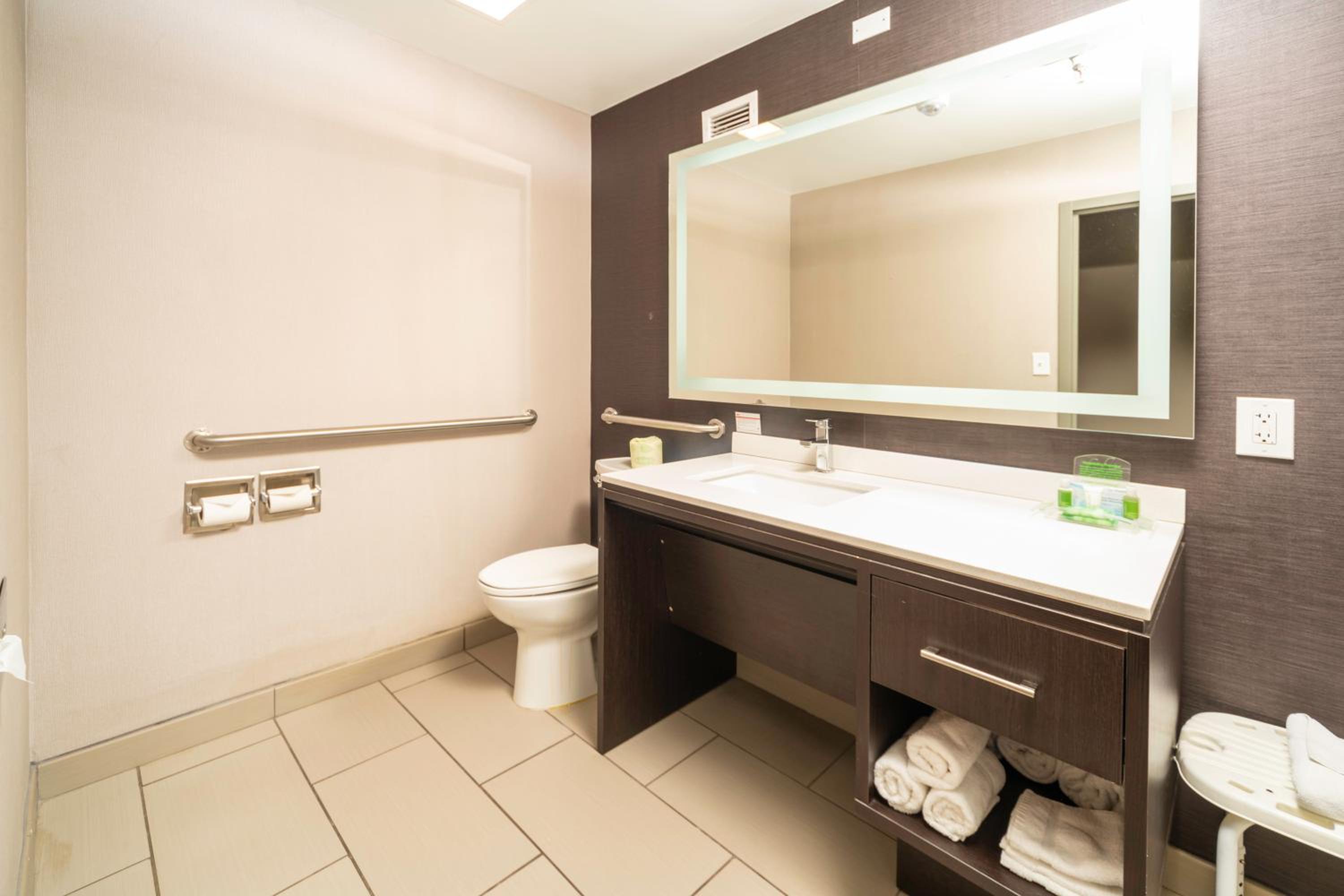 King Room - Disability Access - Photo 2