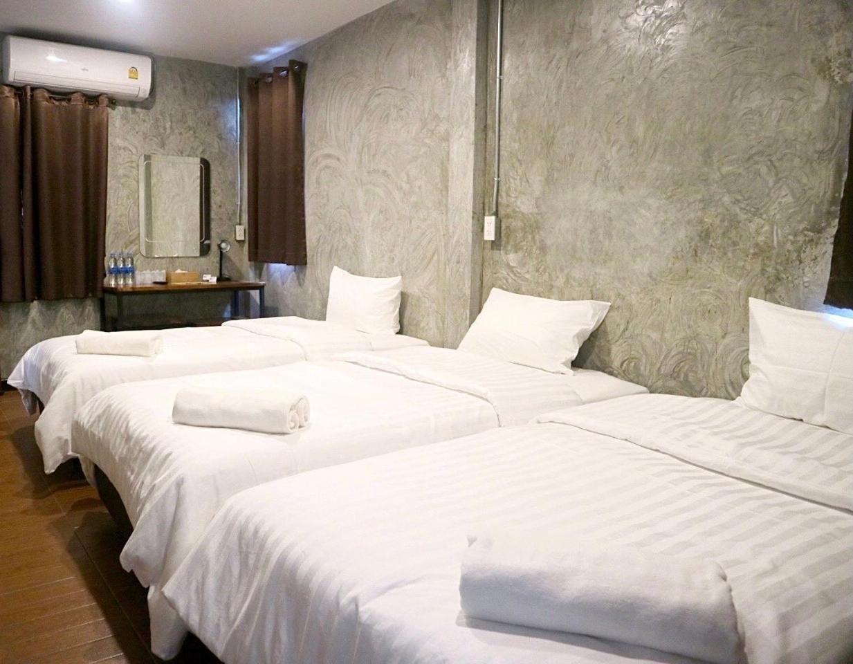 Triple Room with Private Bathroom photo 2