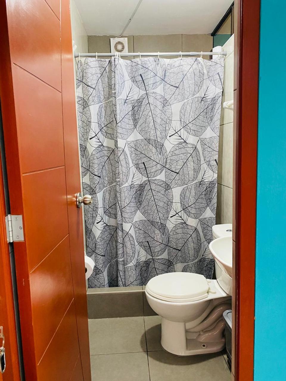 Single Room with Private Bathroom photo 2