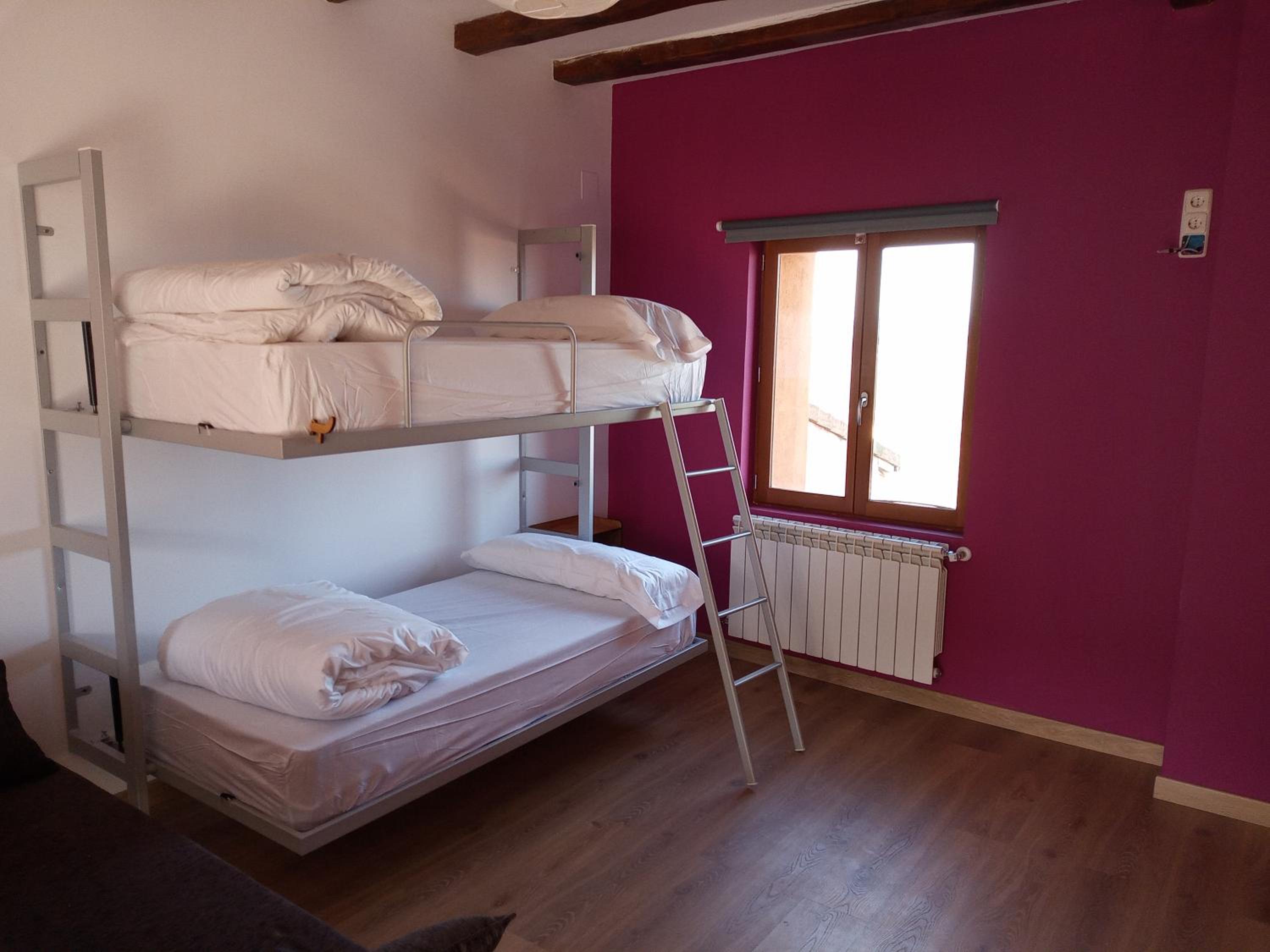Quadruple Room with Bathroom - Photo 1
