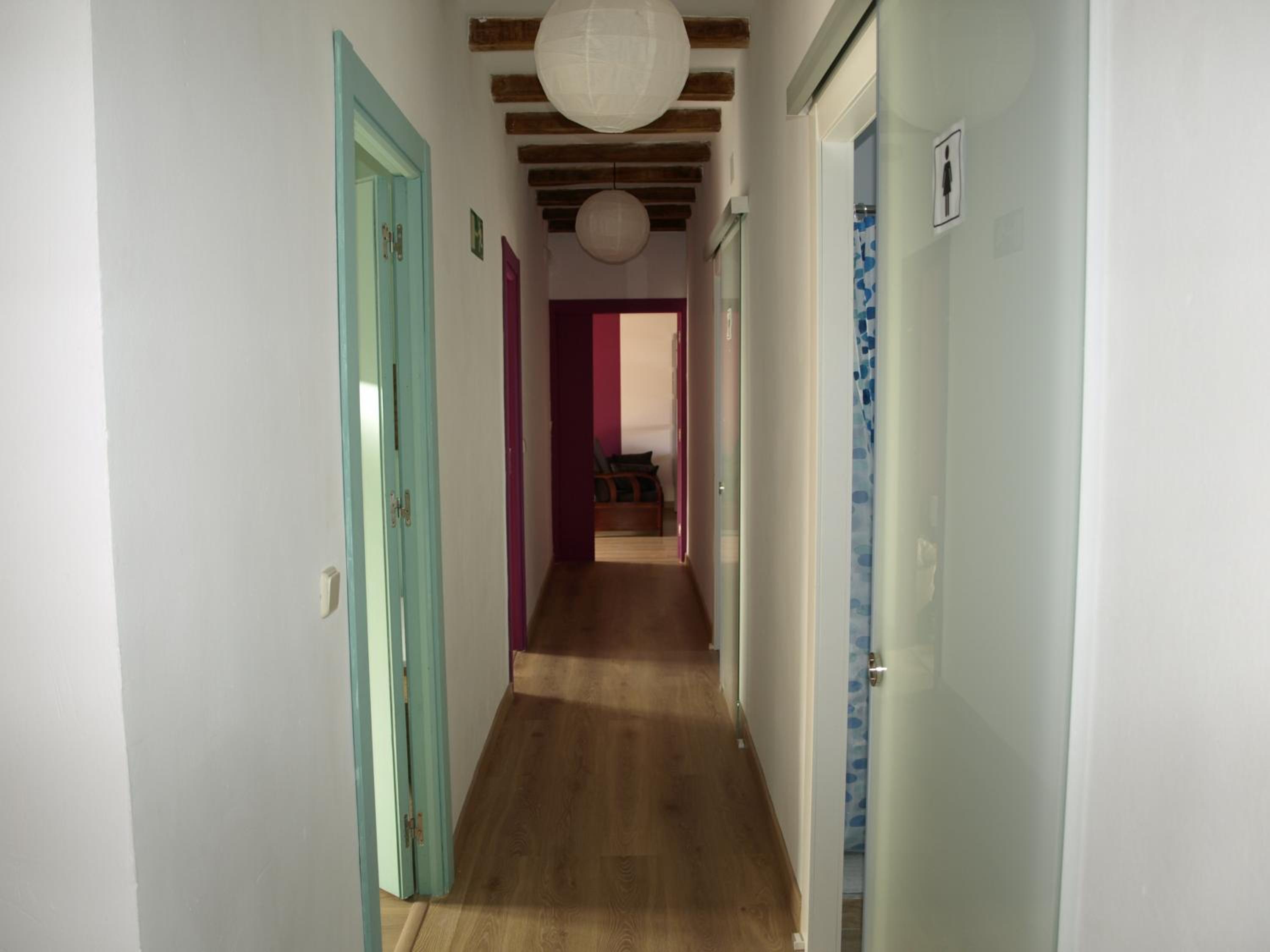 Quadruple Room with Bathroom - Photo 2