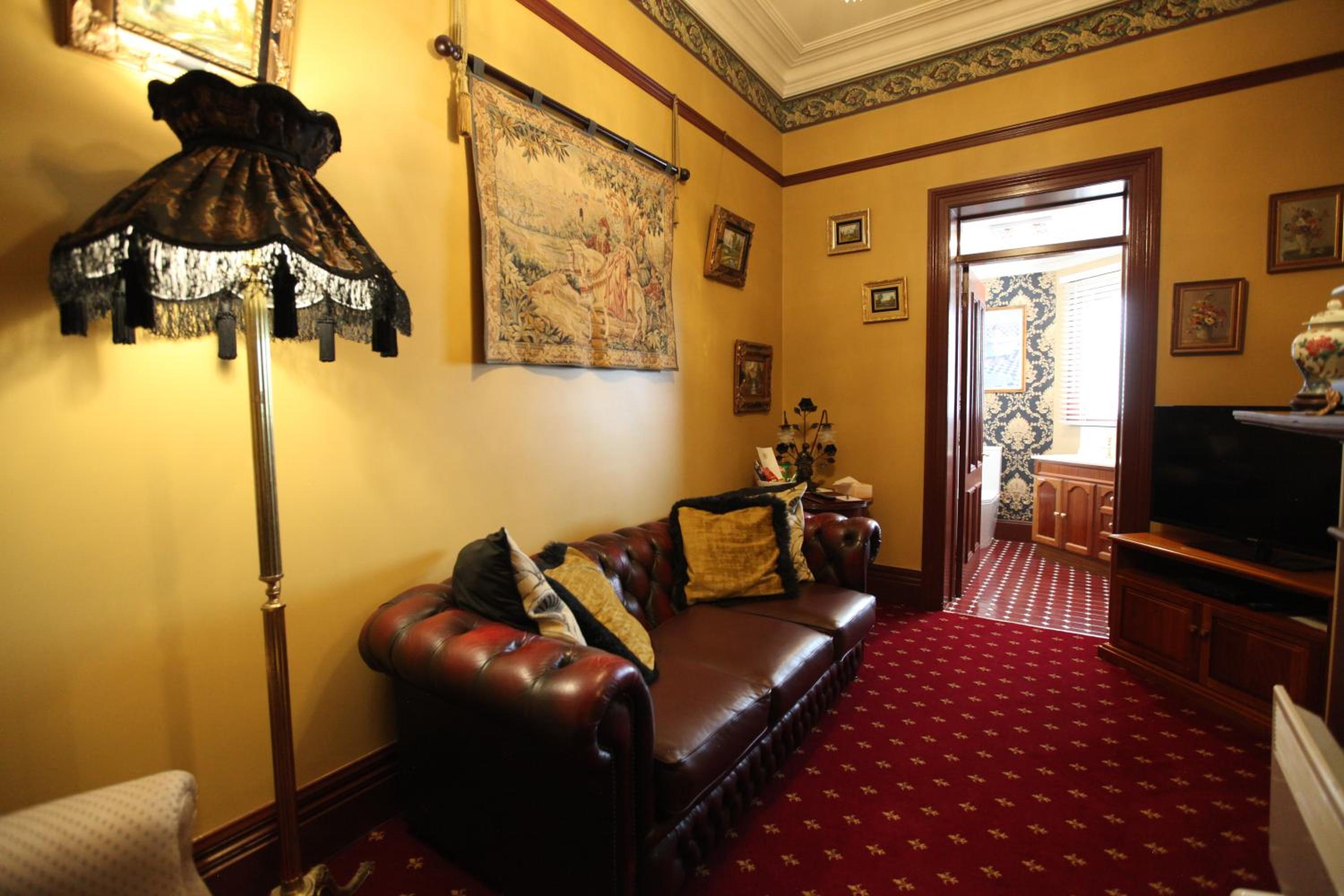 Grand Queen Suite photo 2