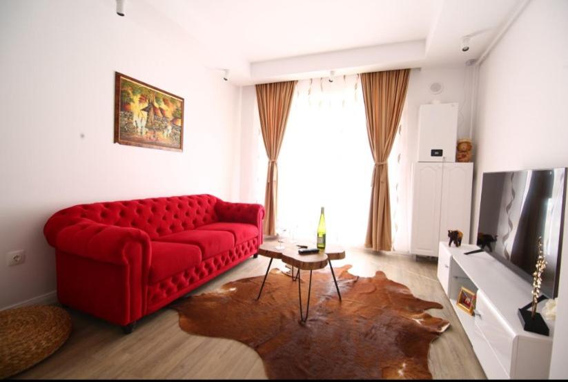 One-Bedroom Apartment - Photo 3