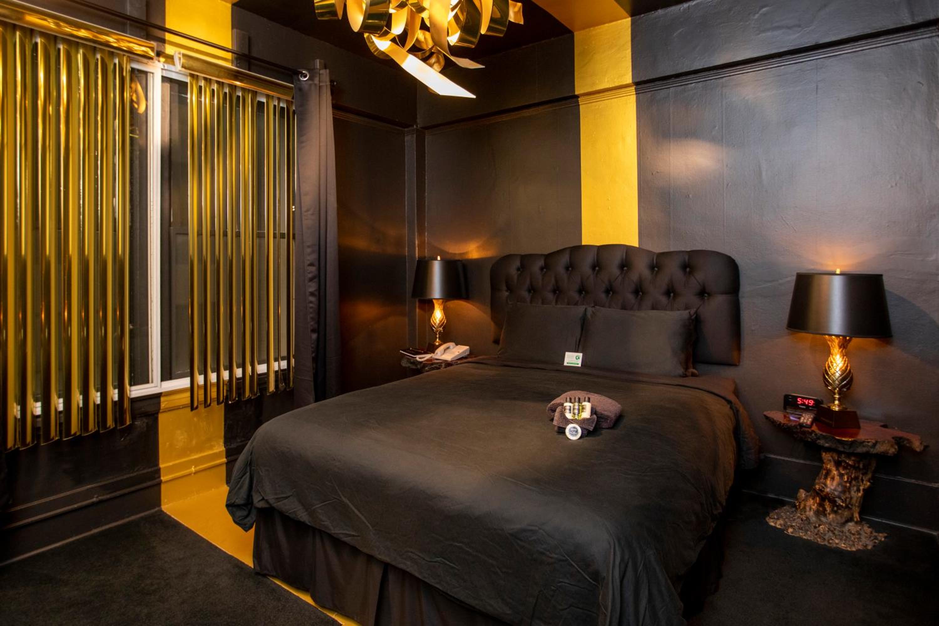 Queen Room