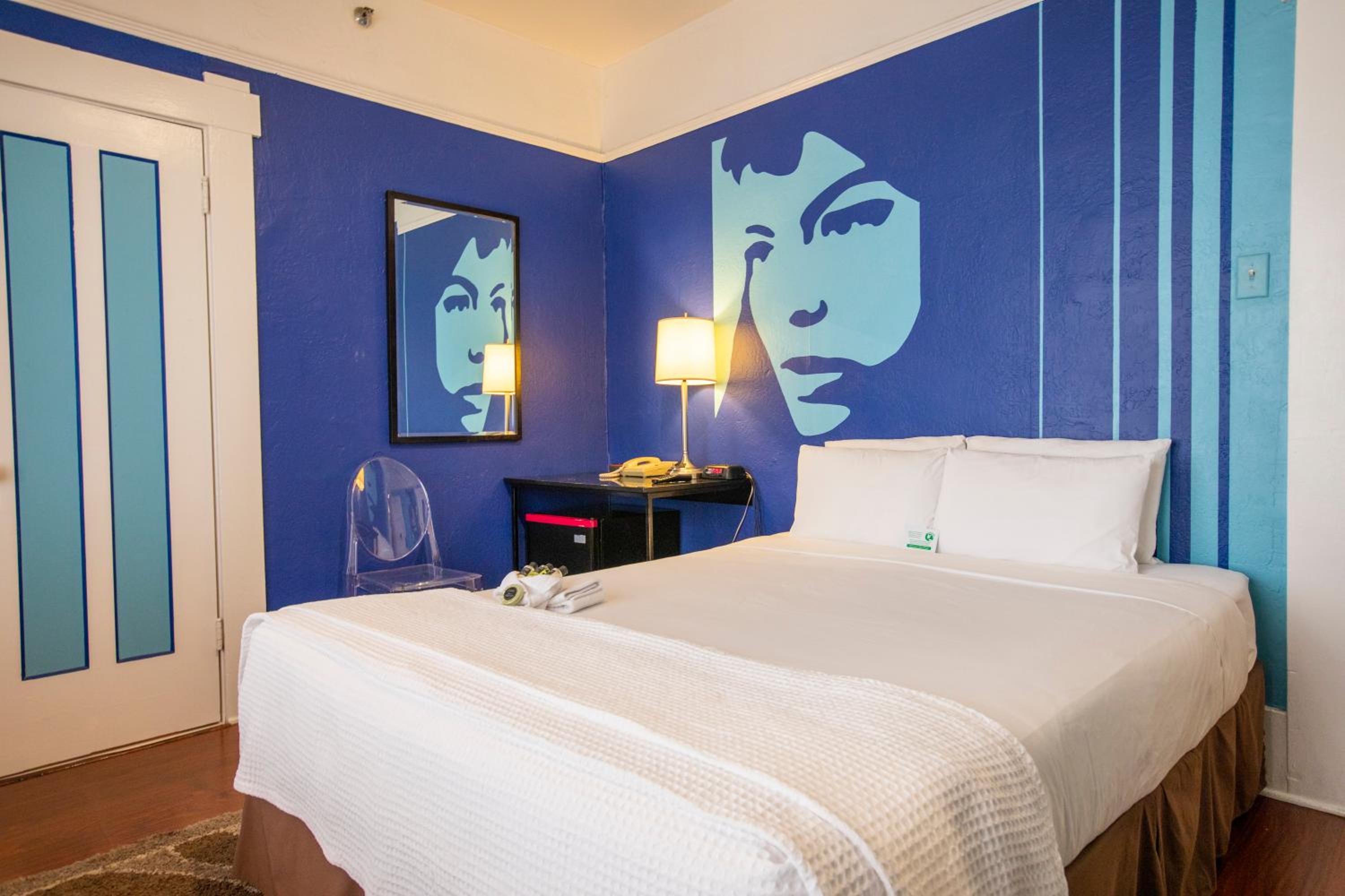 Queen Room - Photo 1