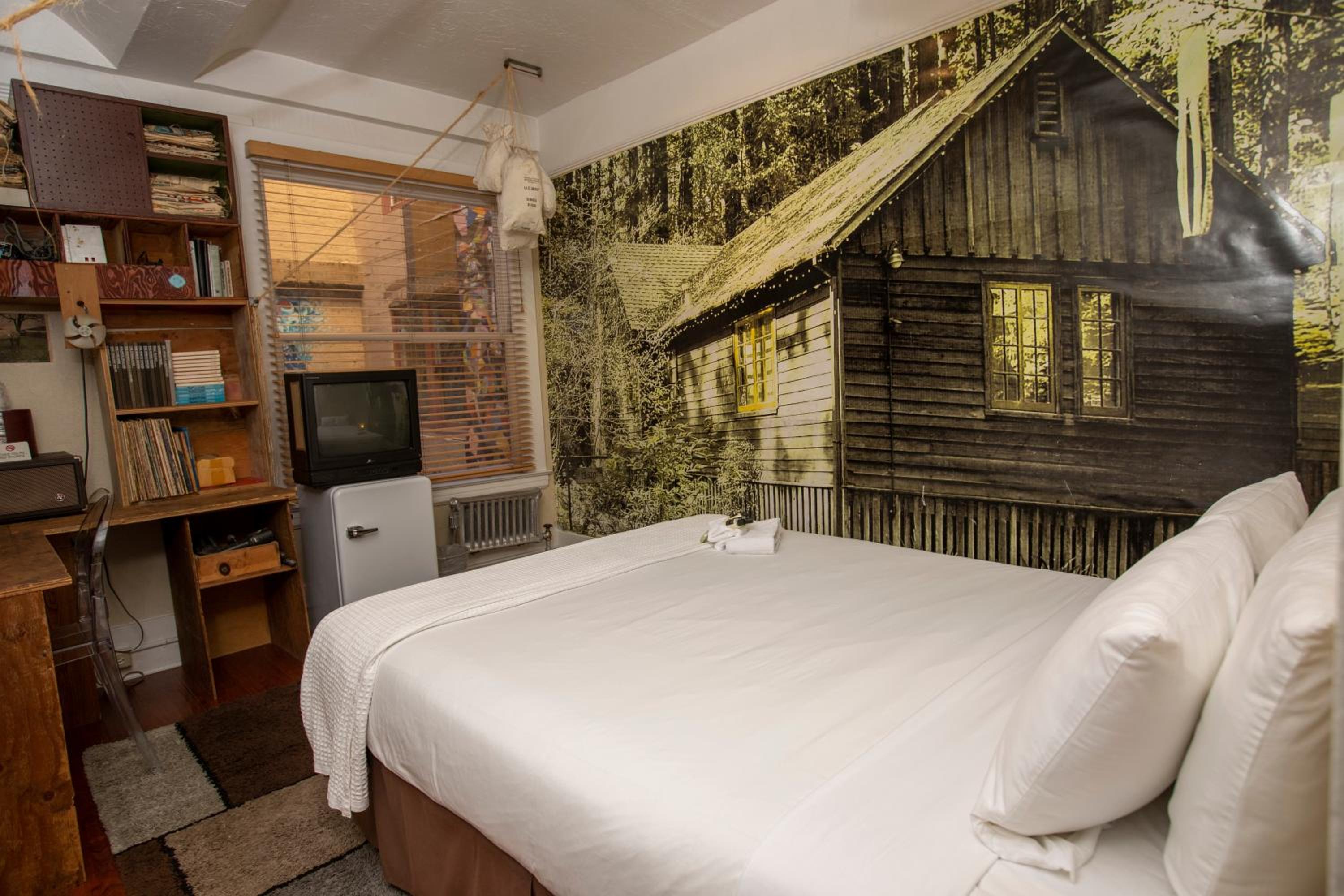 Queen Room - Photo 7