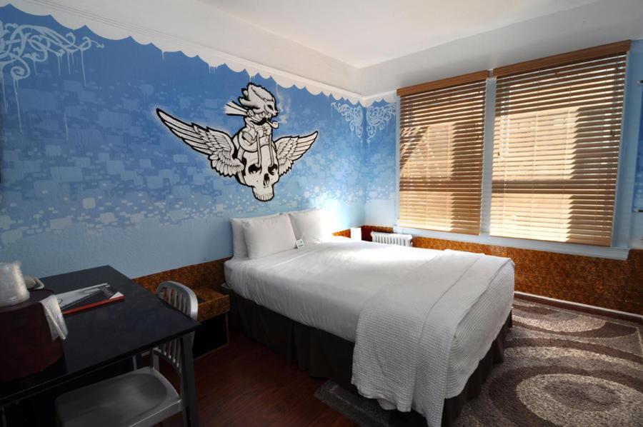 Queen Room - Photo 9