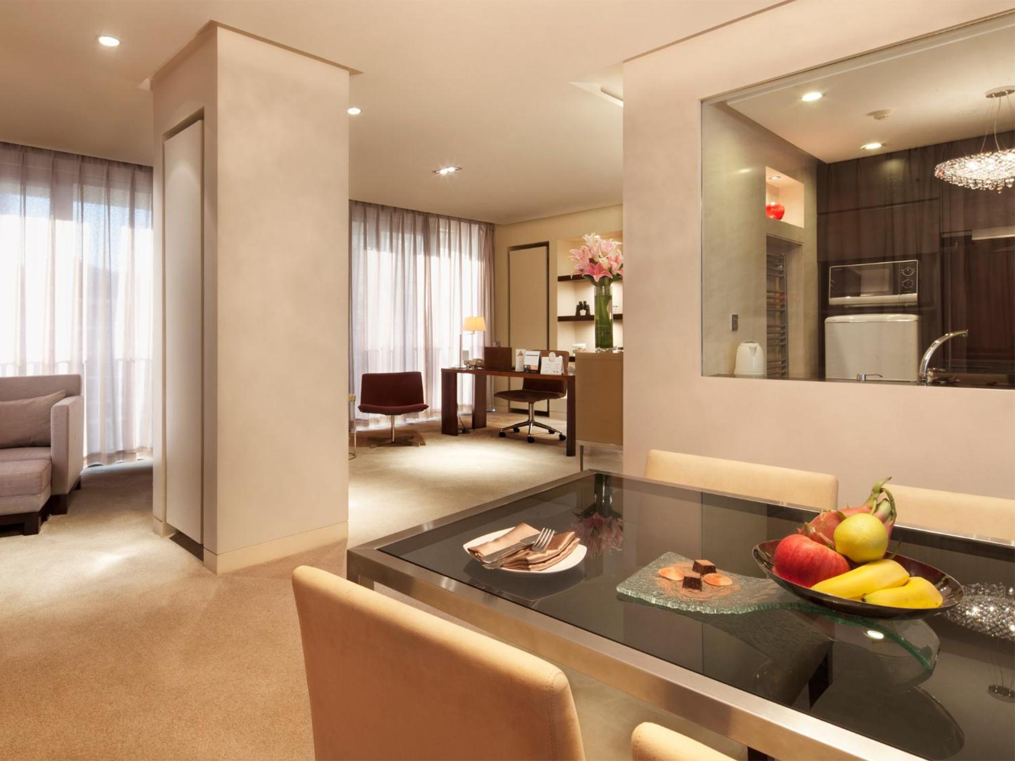 Deluxe Suite A photo 2