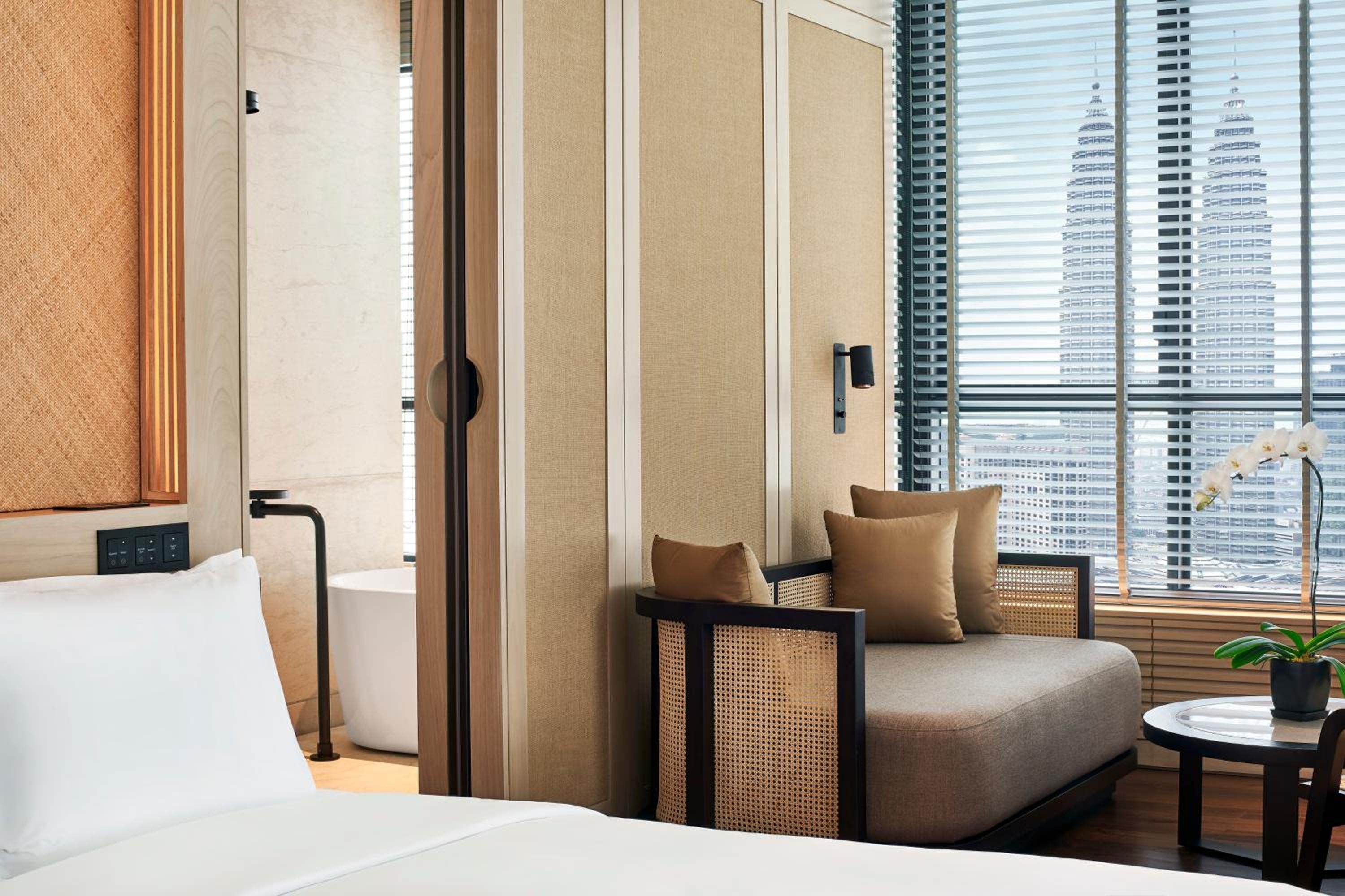 Deluxe Suite with KLCC view photo 3