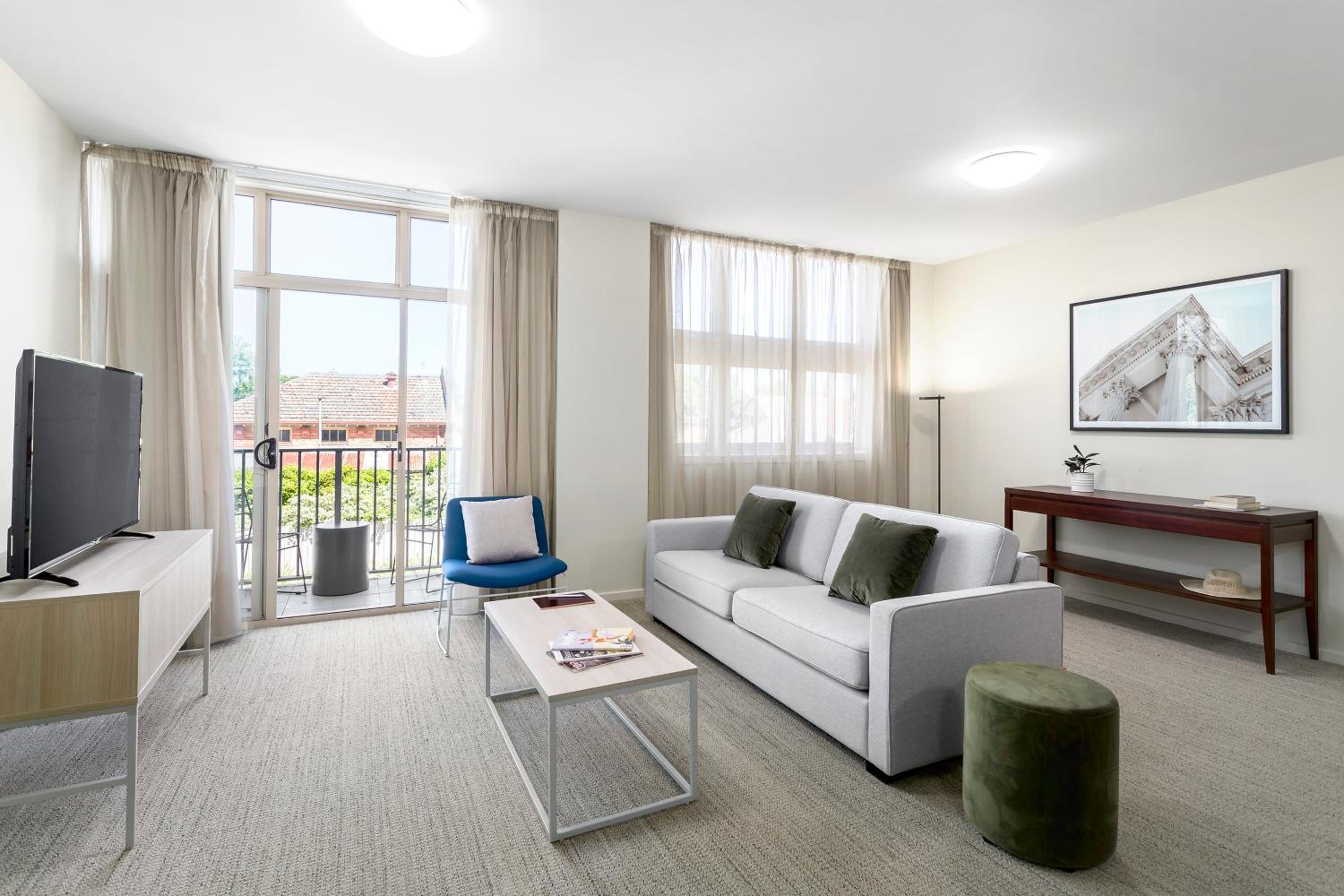 One-Bedroom Apartment