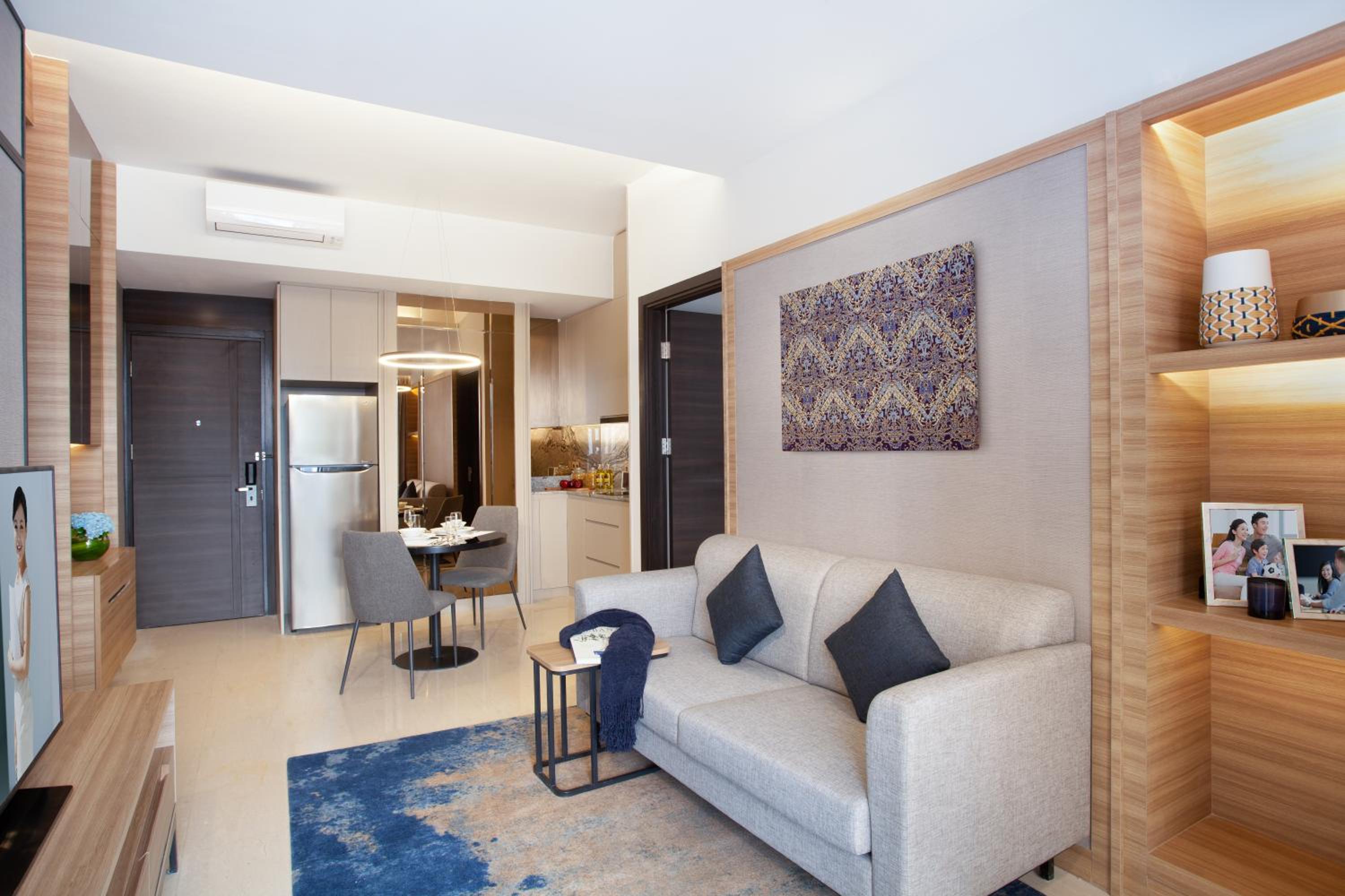 Executive Suite - Photo 4